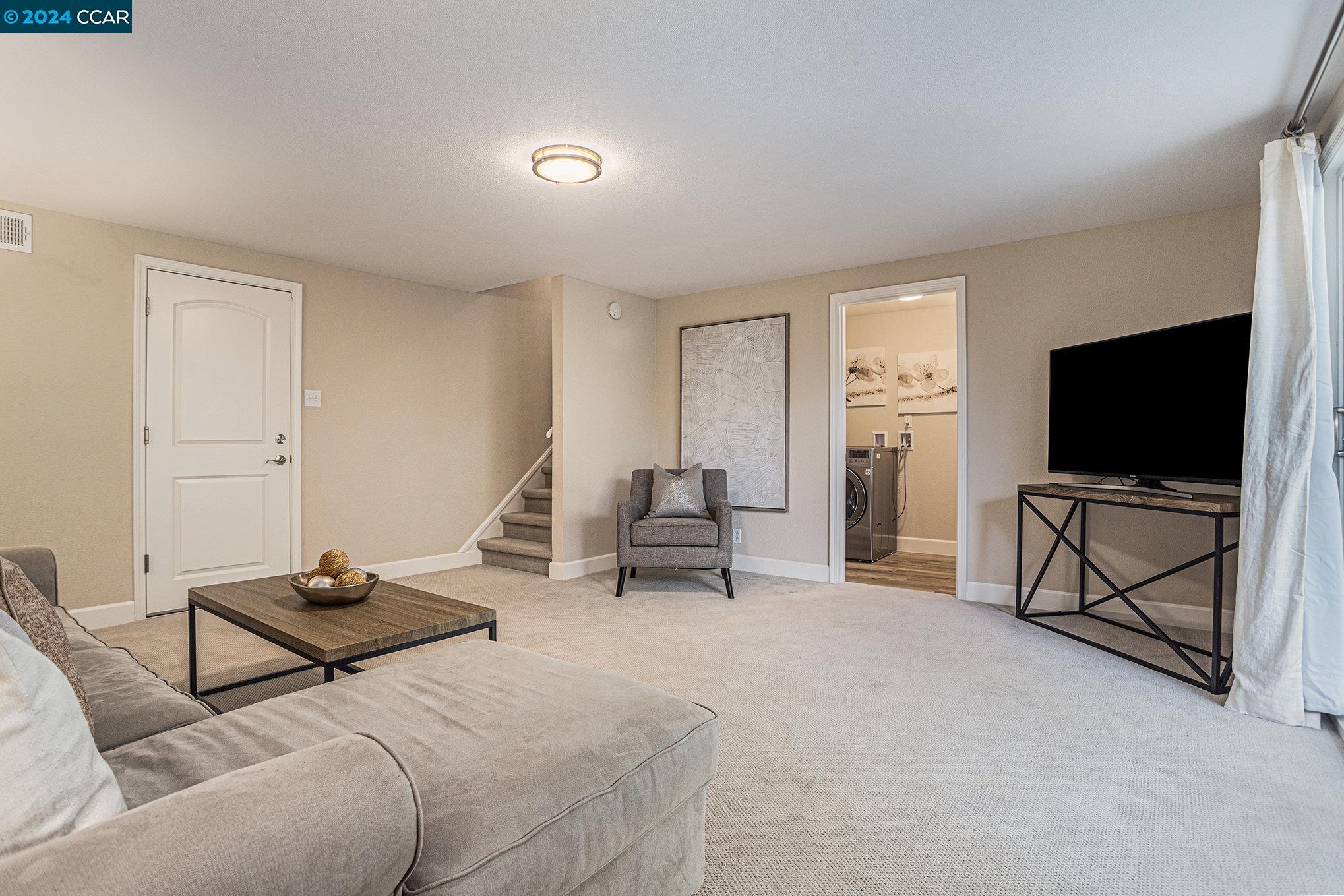 Detail Gallery Image 33 of 48 For 18065 Lamson Rd, Castro Valley,  CA 94546 - 4 Beds | 2/1 Baths
