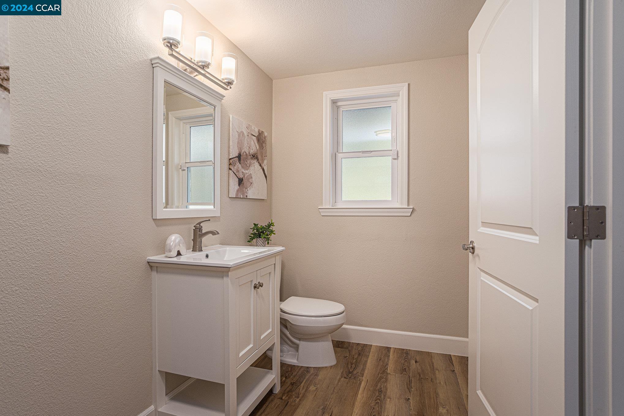 Detail Gallery Image 34 of 48 For 18065 Lamson Rd, Castro Valley,  CA 94546 - 4 Beds | 2/1 Baths