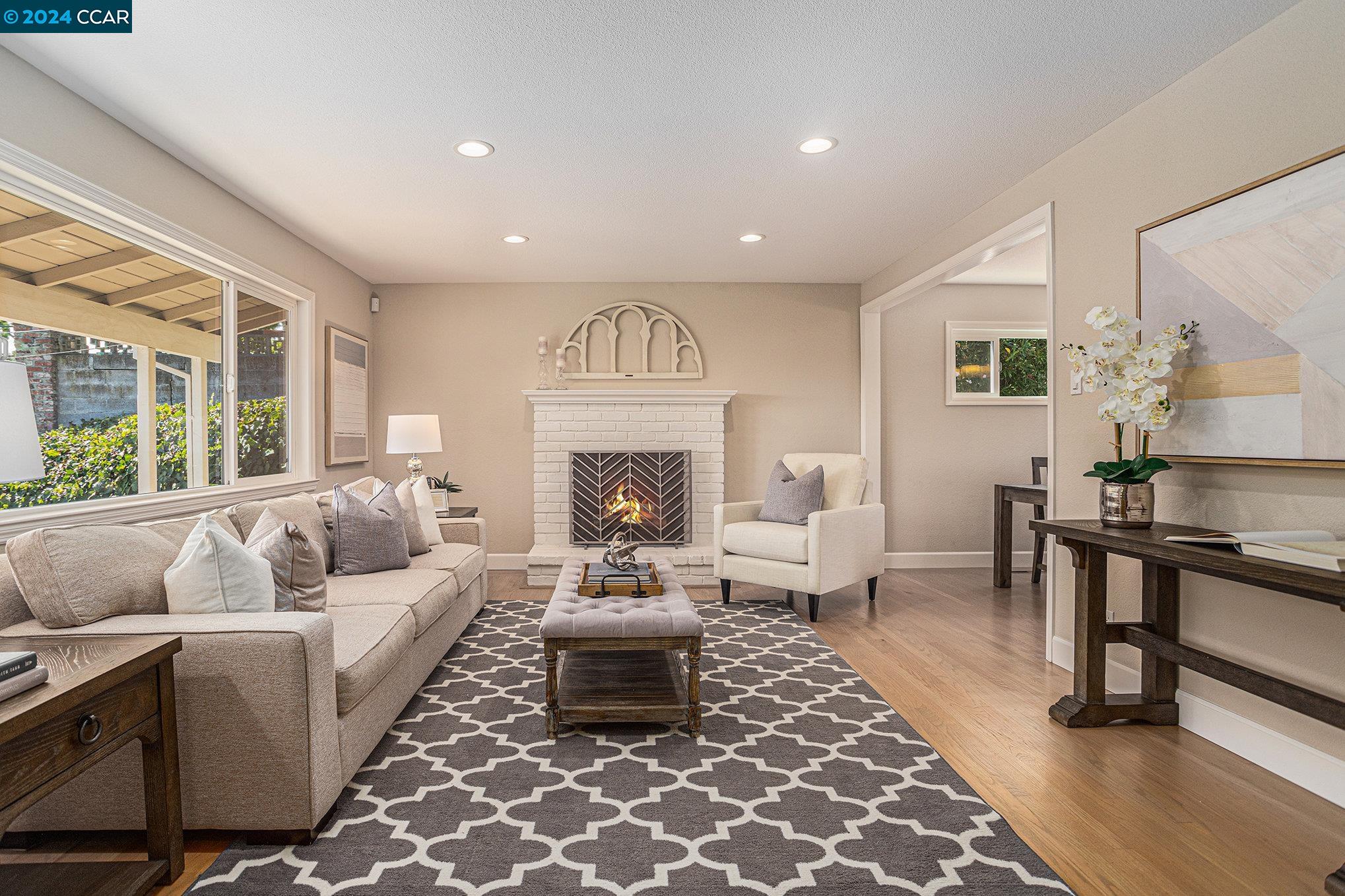 Detail Gallery Image 9 of 48 For 18065 Lamson Rd, Castro Valley,  CA 94546 - 4 Beds | 2/1 Baths