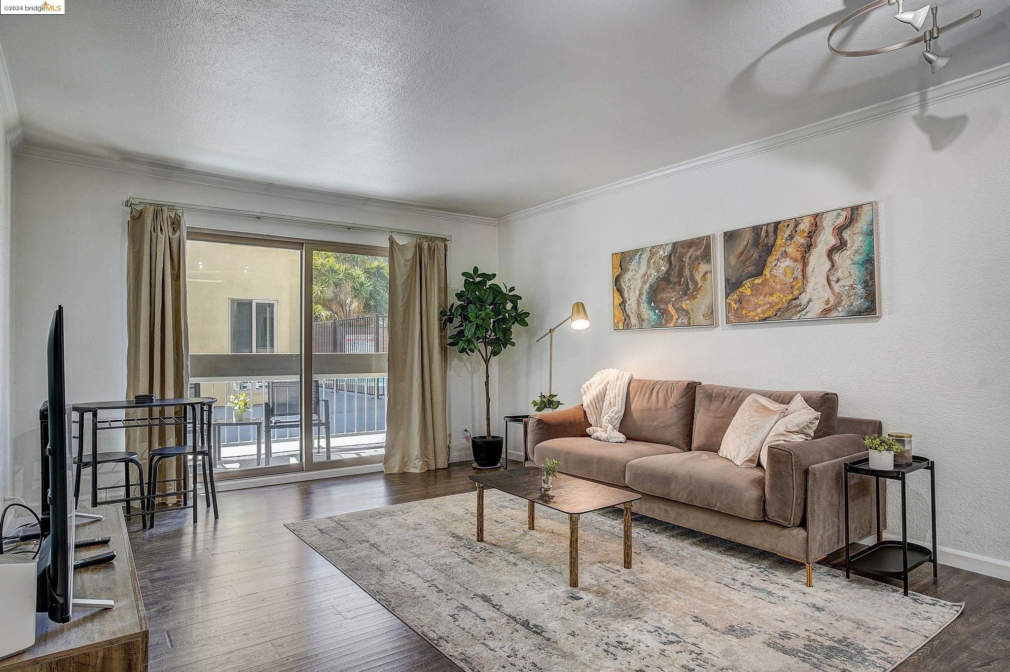 Detail Gallery Image 1 of 45 For 77 Fairmount Ave #106,  Oakland,  CA 94611 - 1 Beds | 1 Baths