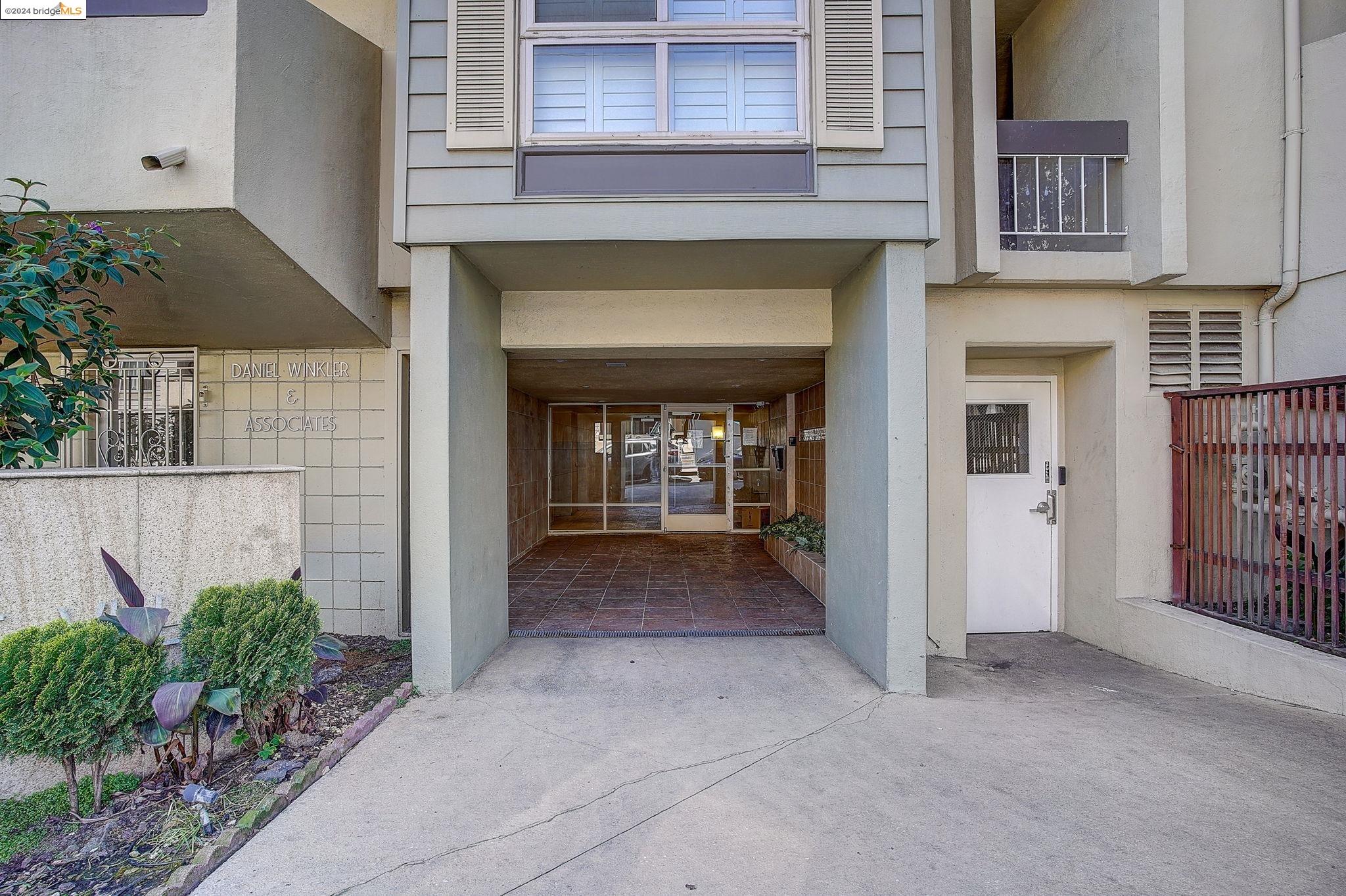 Detail Gallery Image 21 of 45 For 77 Fairmount Ave #106,  Oakland,  CA 94611 - 1 Beds | 1 Baths