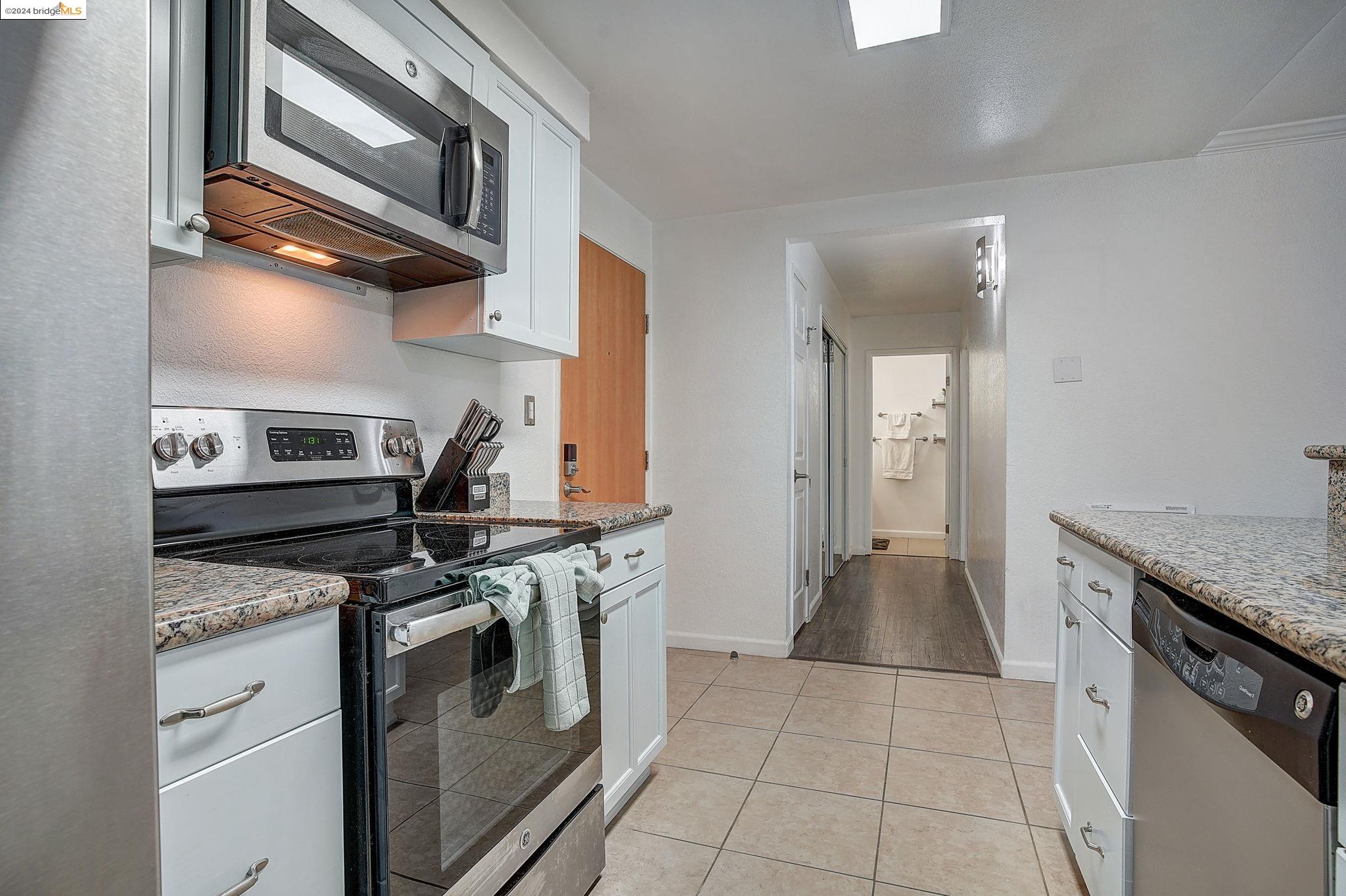 Detail Gallery Image 8 of 45 For 77 Fairmount Ave #106,  Oakland,  CA 94611 - 1 Beds | 1 Baths