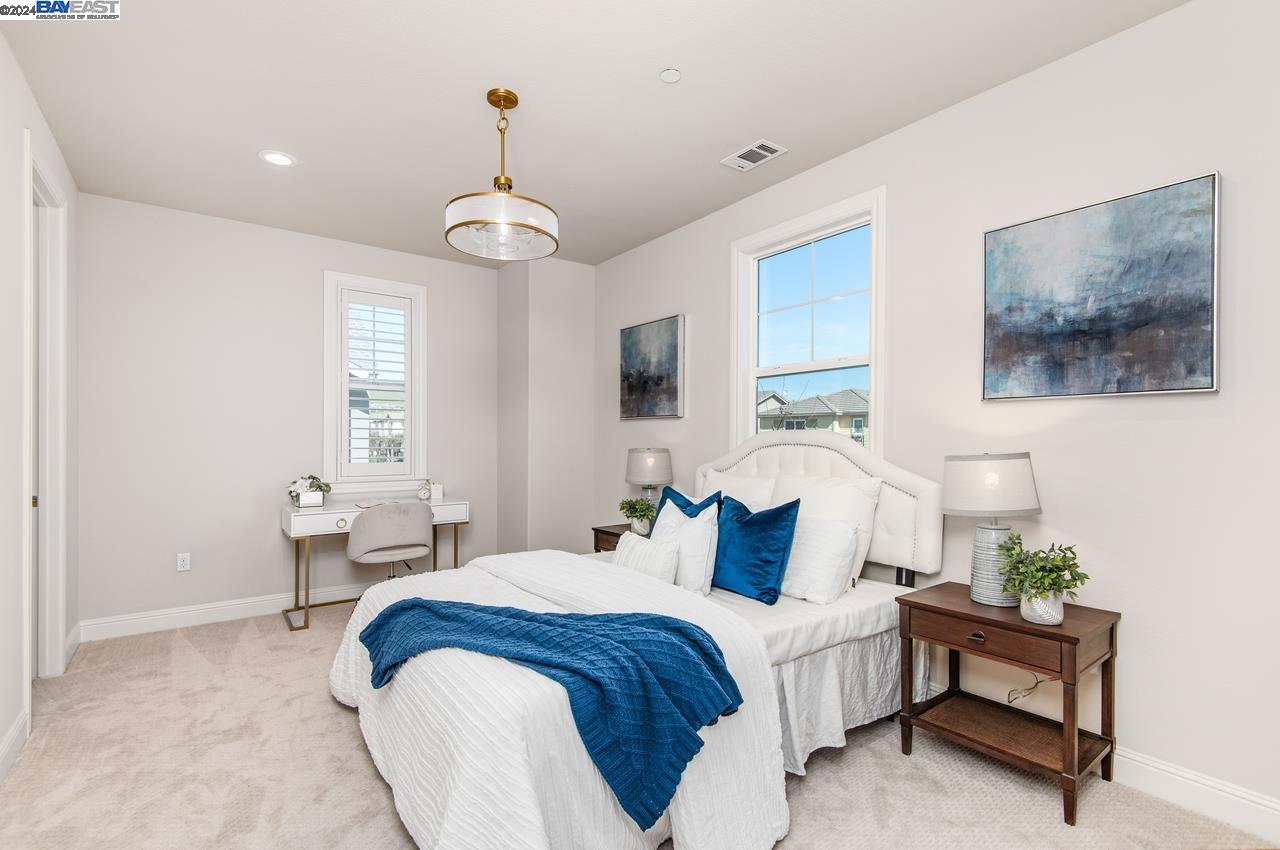 Detail Gallery Image 19 of 34 For 4322 Sunset View Dr, Dublin,  CA 94568 - 4 Beds | 2/1 Baths