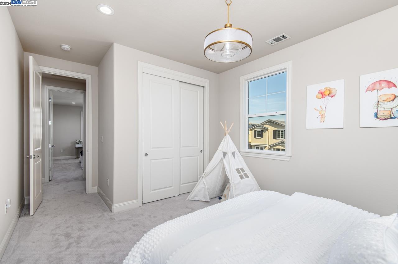 Detail Gallery Image 24 of 34 For 4322 Sunset View Dr, Dublin,  CA 94568 - 4 Beds | 2/1 Baths