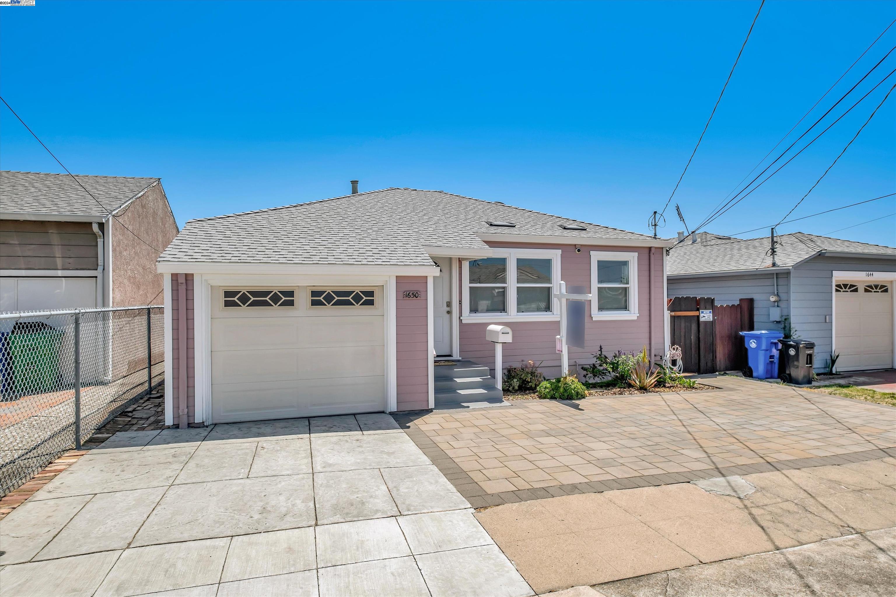 Detail Gallery Image 3 of 30 For 1650 152nd Avenue, San Leandro,  CA 94578 - 3 Beds | 2 Baths