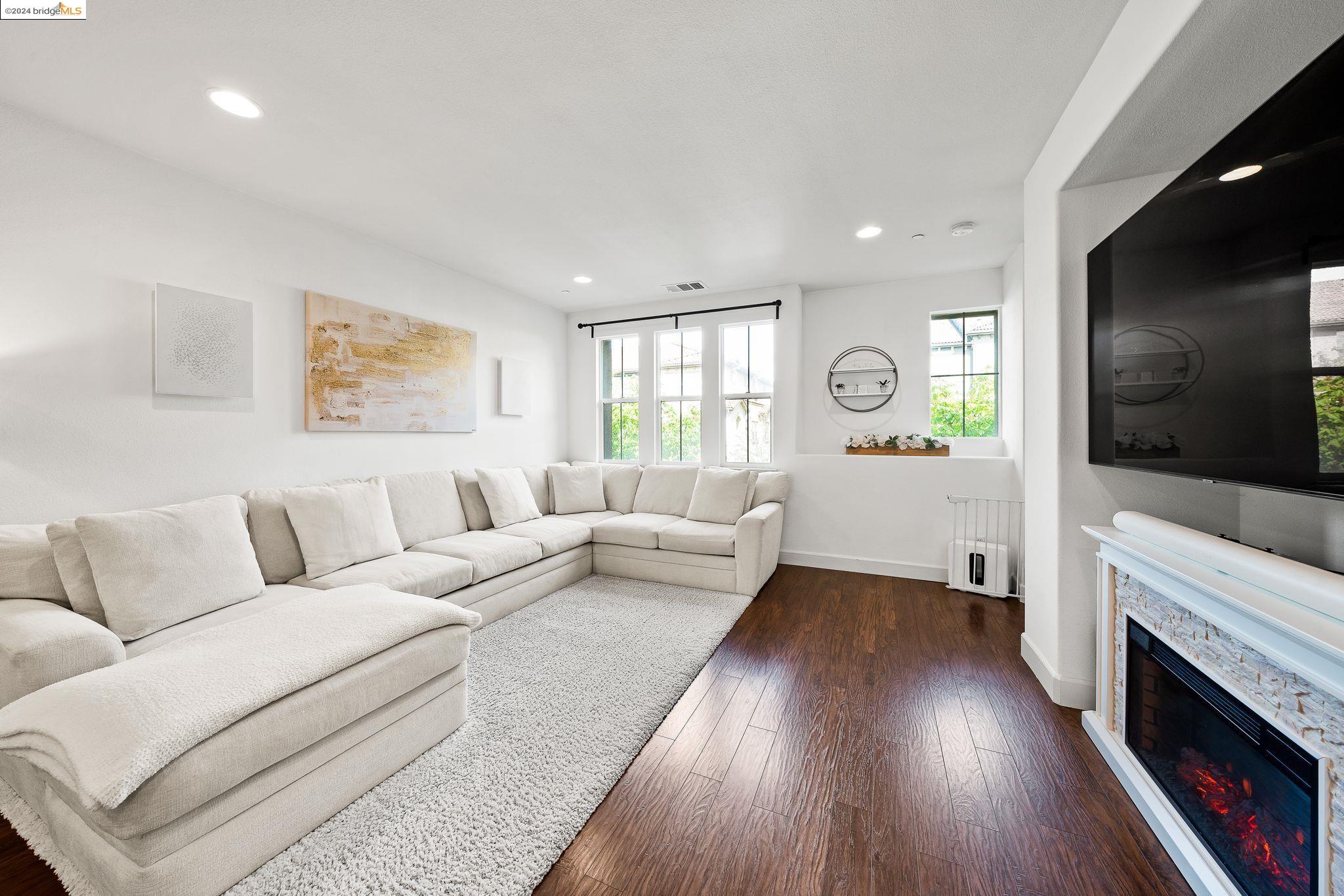 Photo #4: 41056005 Listing 