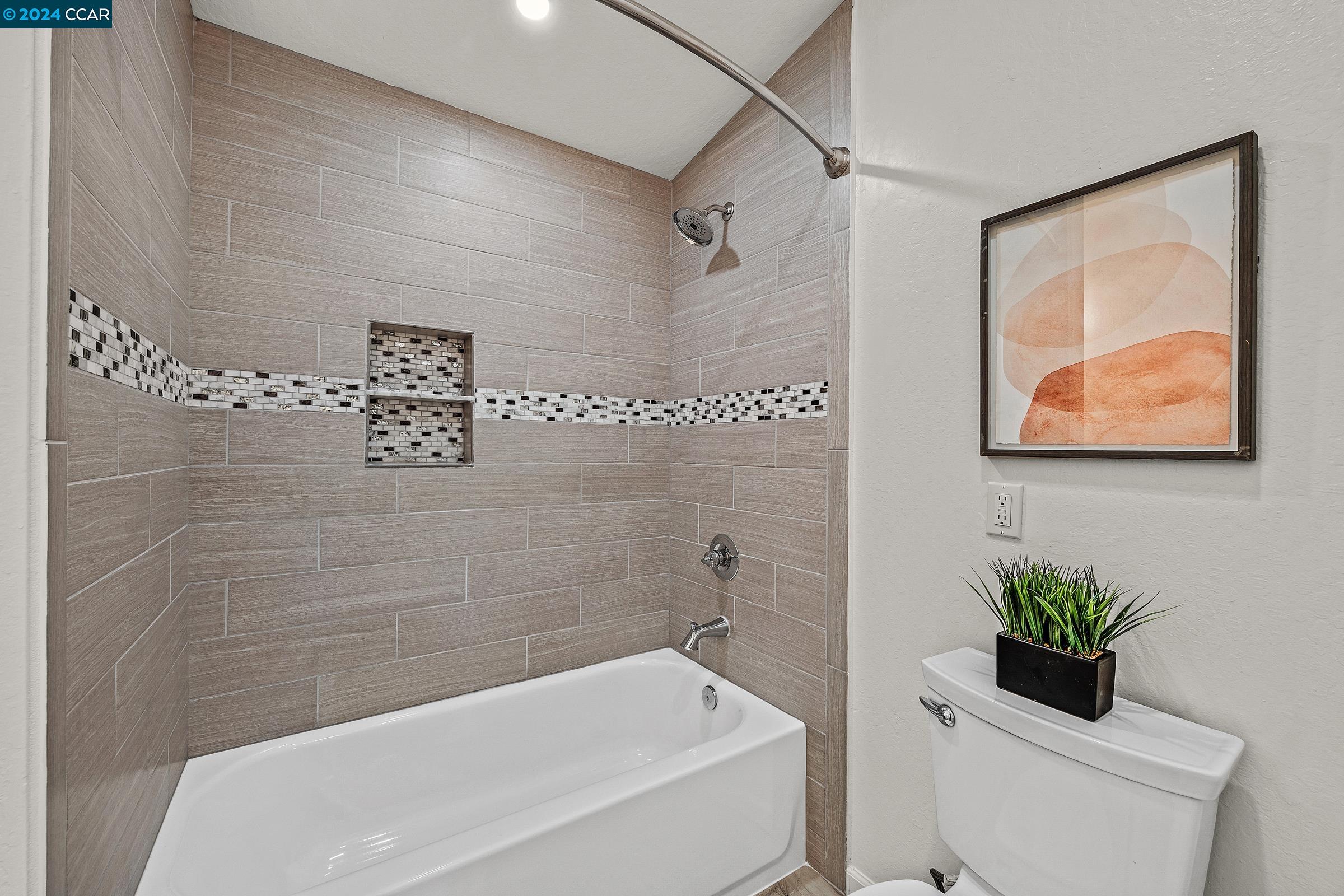 Detail Gallery Image 18 of 29 For 1125 Santa Lucia Dr, Pleasant Hill,  CA 94523 - 3 Beds | 2 Baths