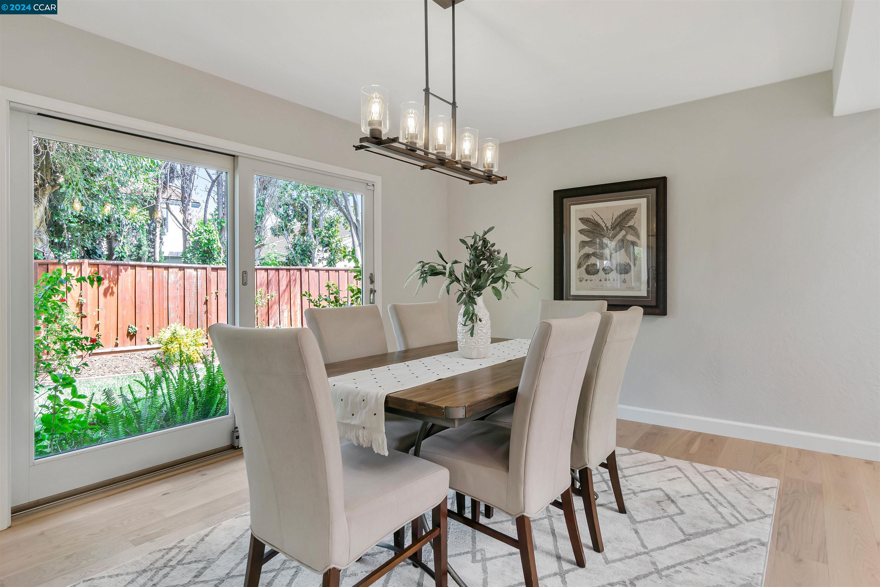 Detail Gallery Image 12 of 49 For 2872 Lyon Circle, Concord,  CA 94518 - 4 Beds | 2 Baths