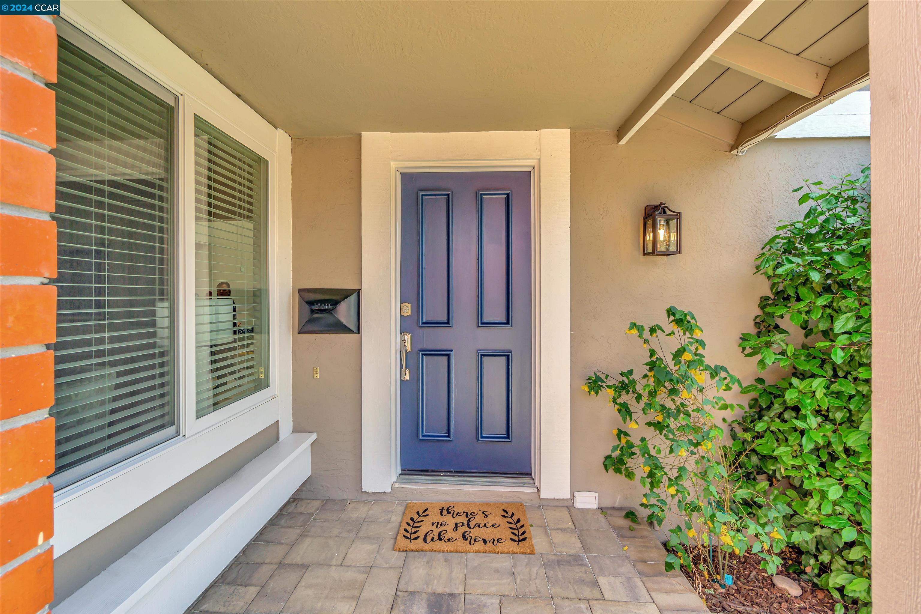Detail Gallery Image 4 of 49 For 2872 Lyon Circle, Concord,  CA 94518 - 4 Beds | 2 Baths
