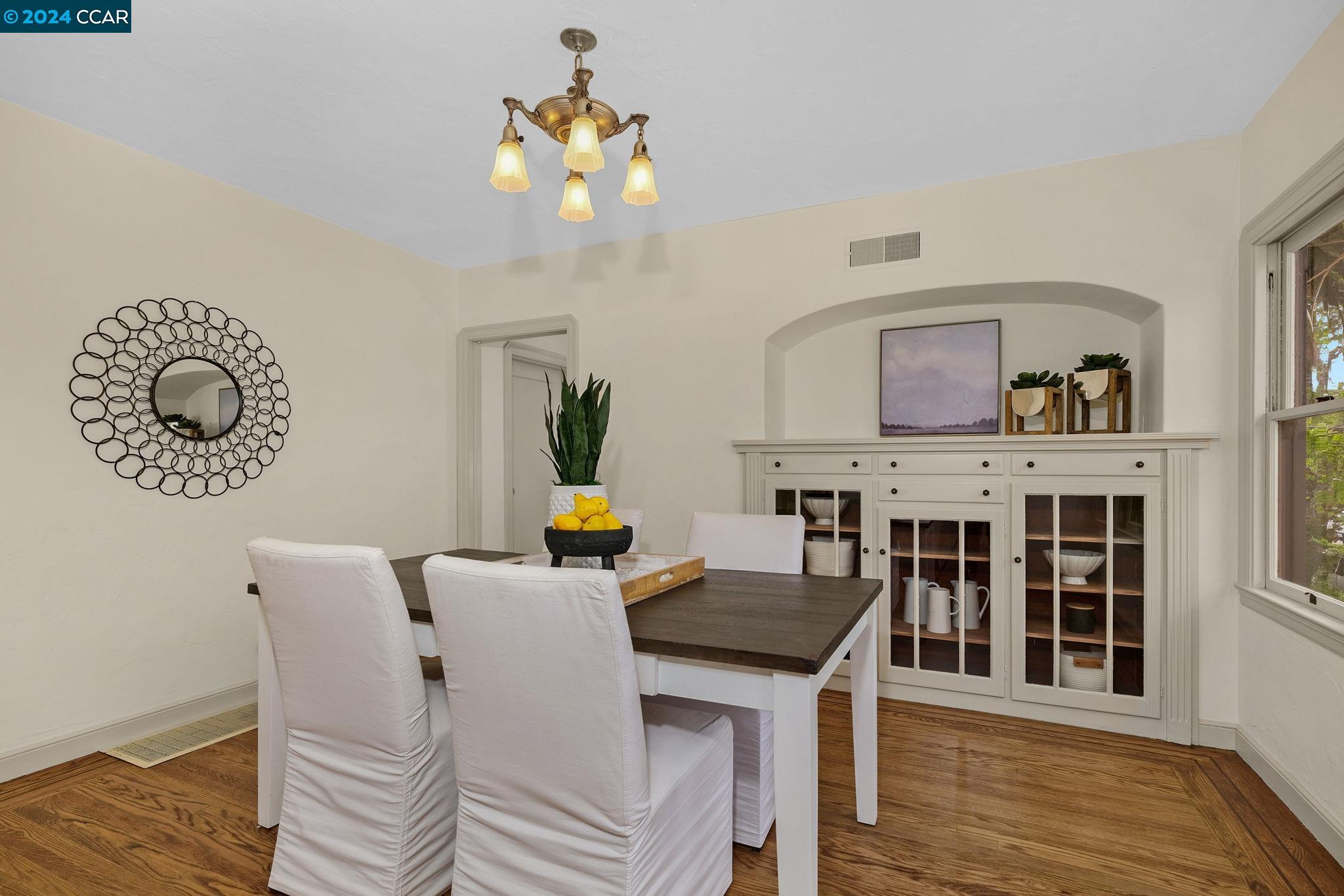 Detail Gallery Image 14 of 36 For 2195 Grant St, Concord,  CA 94520 - 3 Beds | 2 Baths