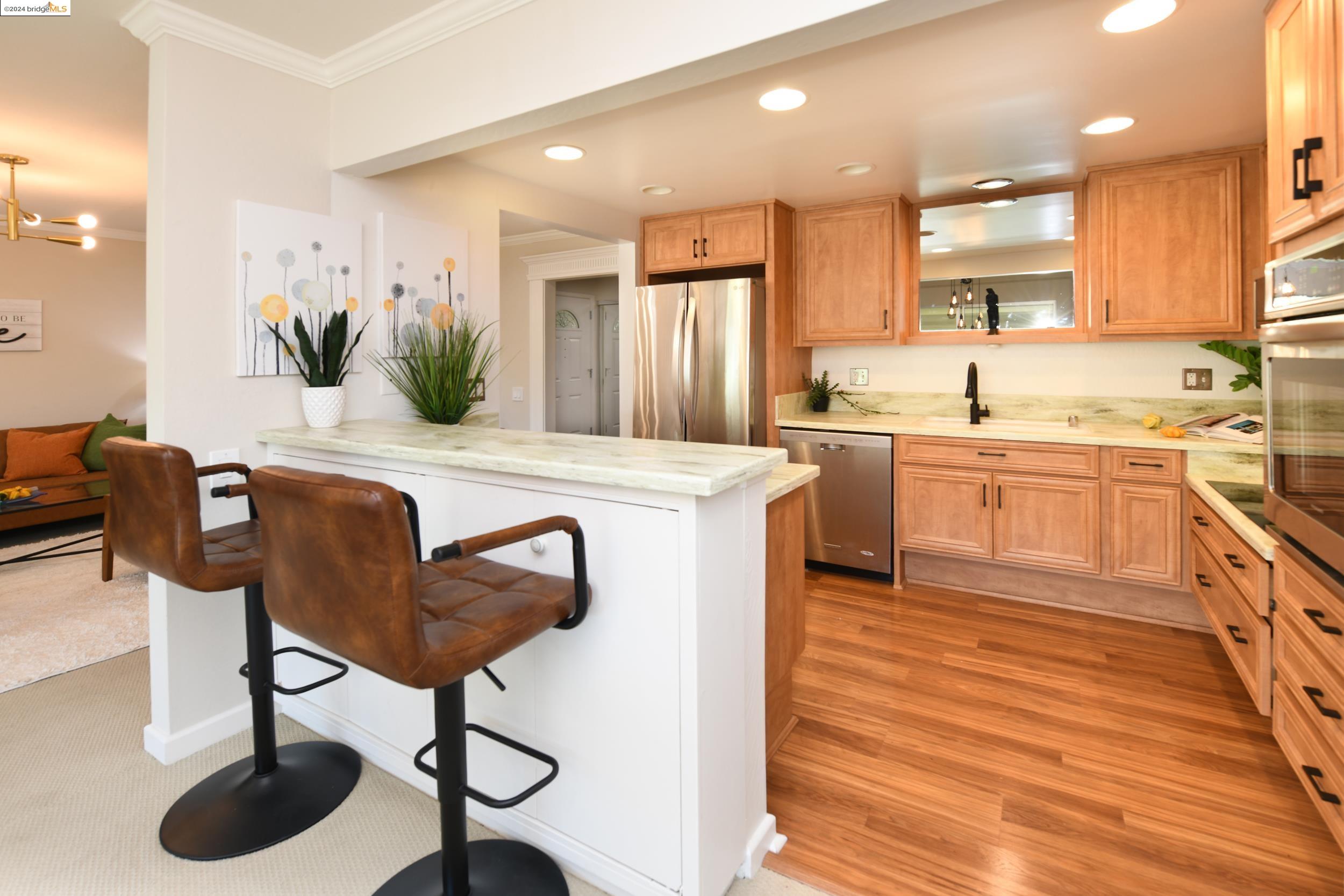Detail Gallery Image 9 of 51 For 1910 Skycrest Dr #5,  Walnut Creek,  CA 94595 - 2 Beds | 1 Baths