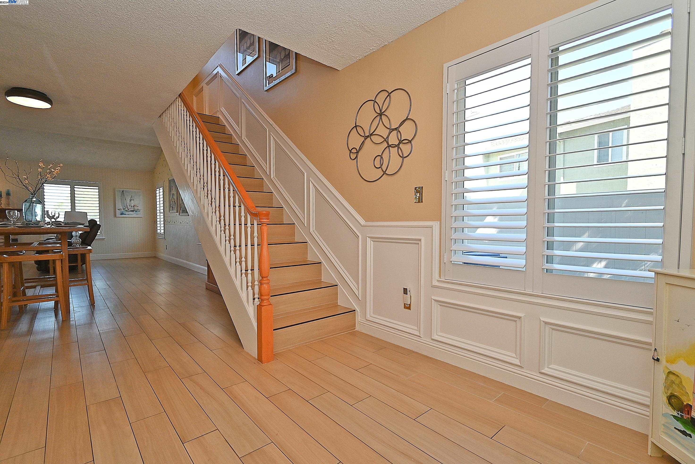 Detail Gallery Image 5 of 53 For 145 Shoreline Dr, Pittsburg,  CA 94565 - 3 Beds | 2/1 Baths