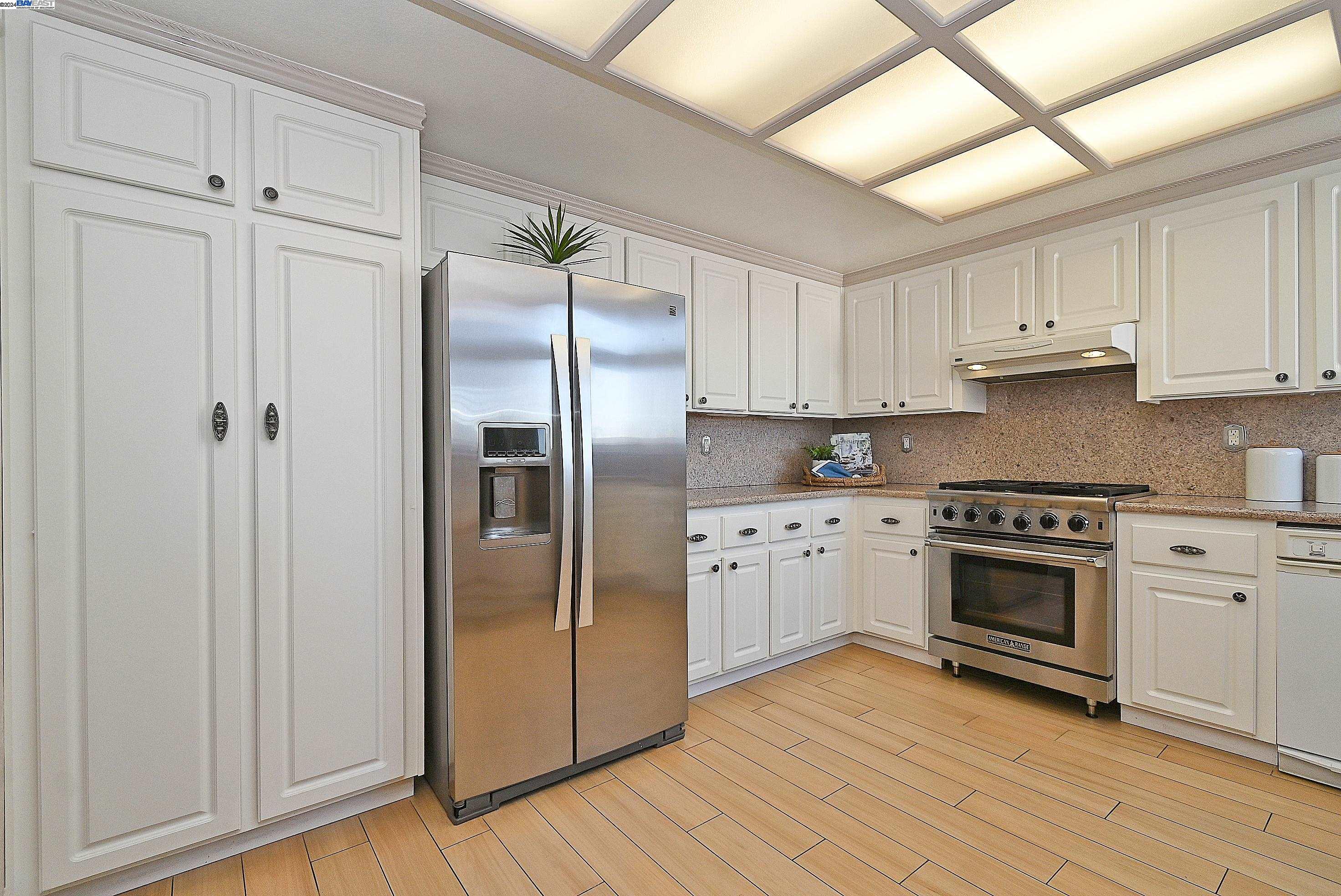 Detail Gallery Image 10 of 53 For 145 Shoreline Dr, Pittsburg,  CA 94565 - 3 Beds | 2/1 Baths