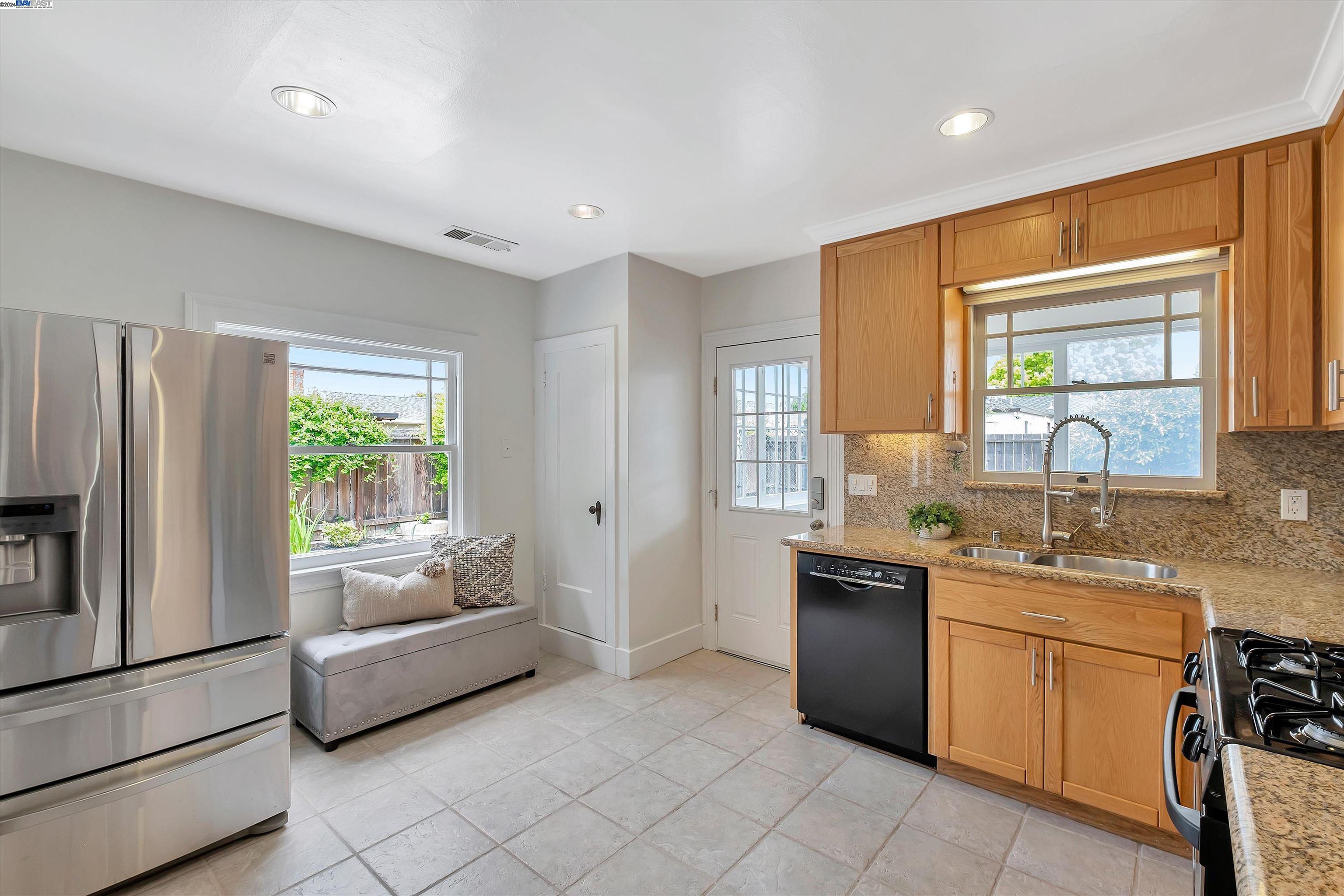 Detail Gallery Image 26 of 59 For 41620 Beatrice St, Fremont,  CA 94539 - 4 Beds | 2 Baths