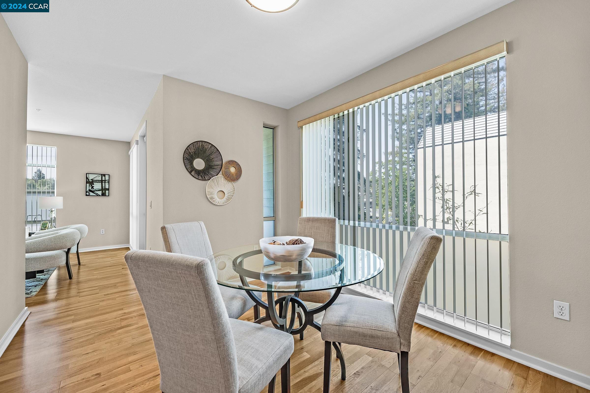 Detail Gallery Image 9 of 37 For 1655 N California Blvd #330,  Walnut Creek,  CA 94596 - 3 Beds | 2/1 Baths