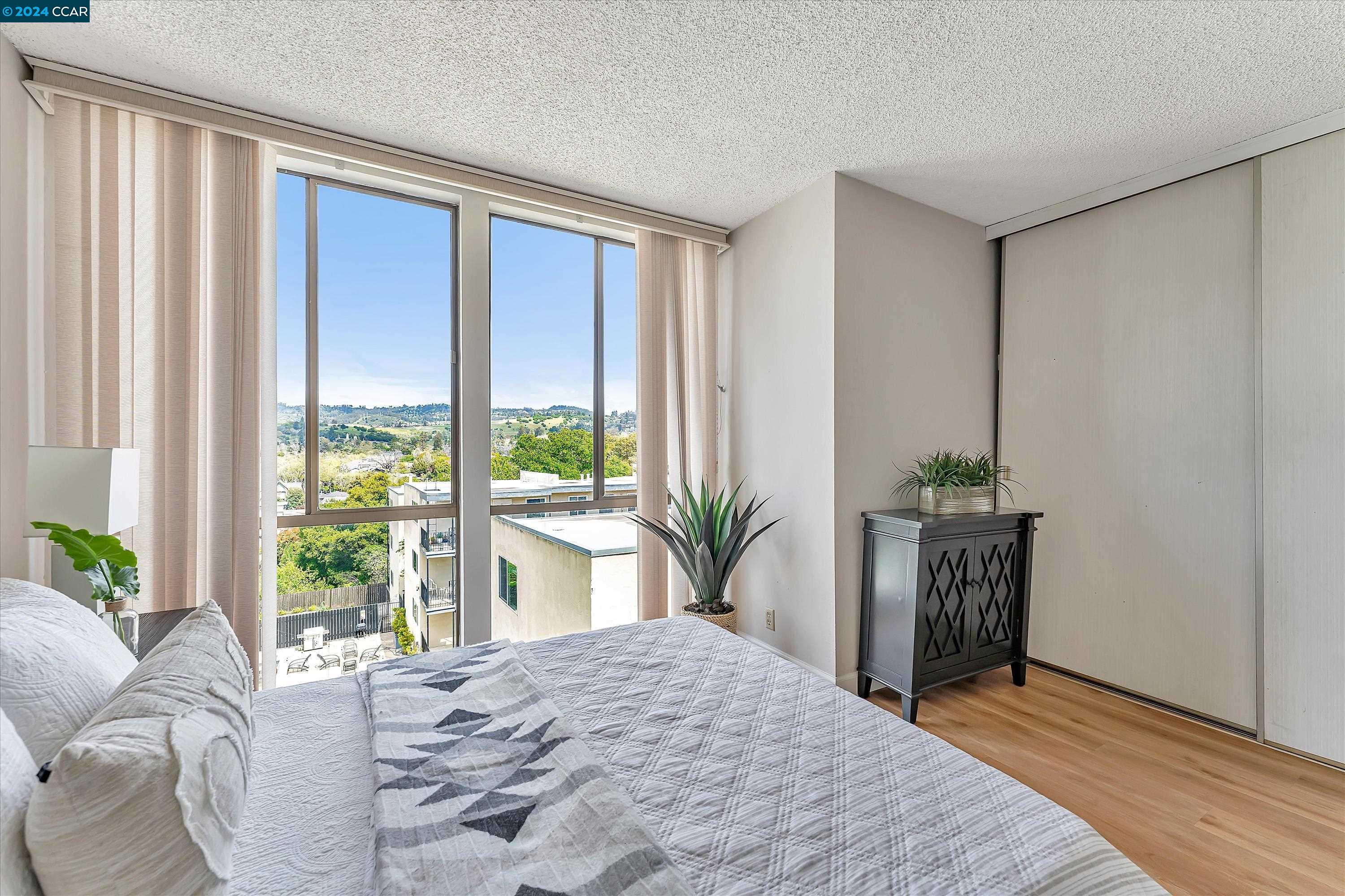Detail Gallery Image 15 of 30 For 771 Kingston Ave #408,  Oakland,  CA 94611 - 2 Beds | 1 Baths