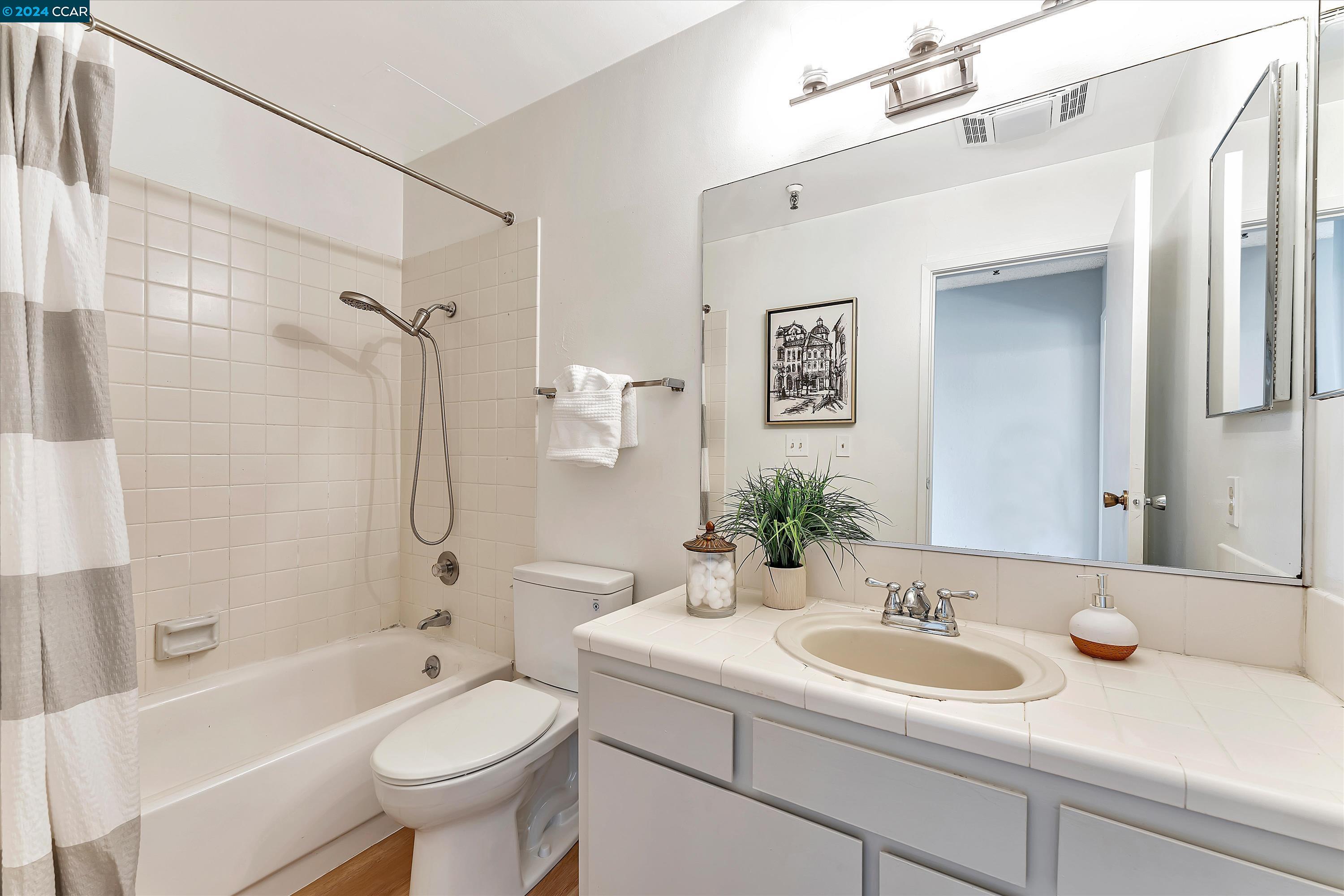 Detail Gallery Image 21 of 30 For 771 Kingston Ave #408,  Oakland,  CA 94611 - 2 Beds | 1 Baths