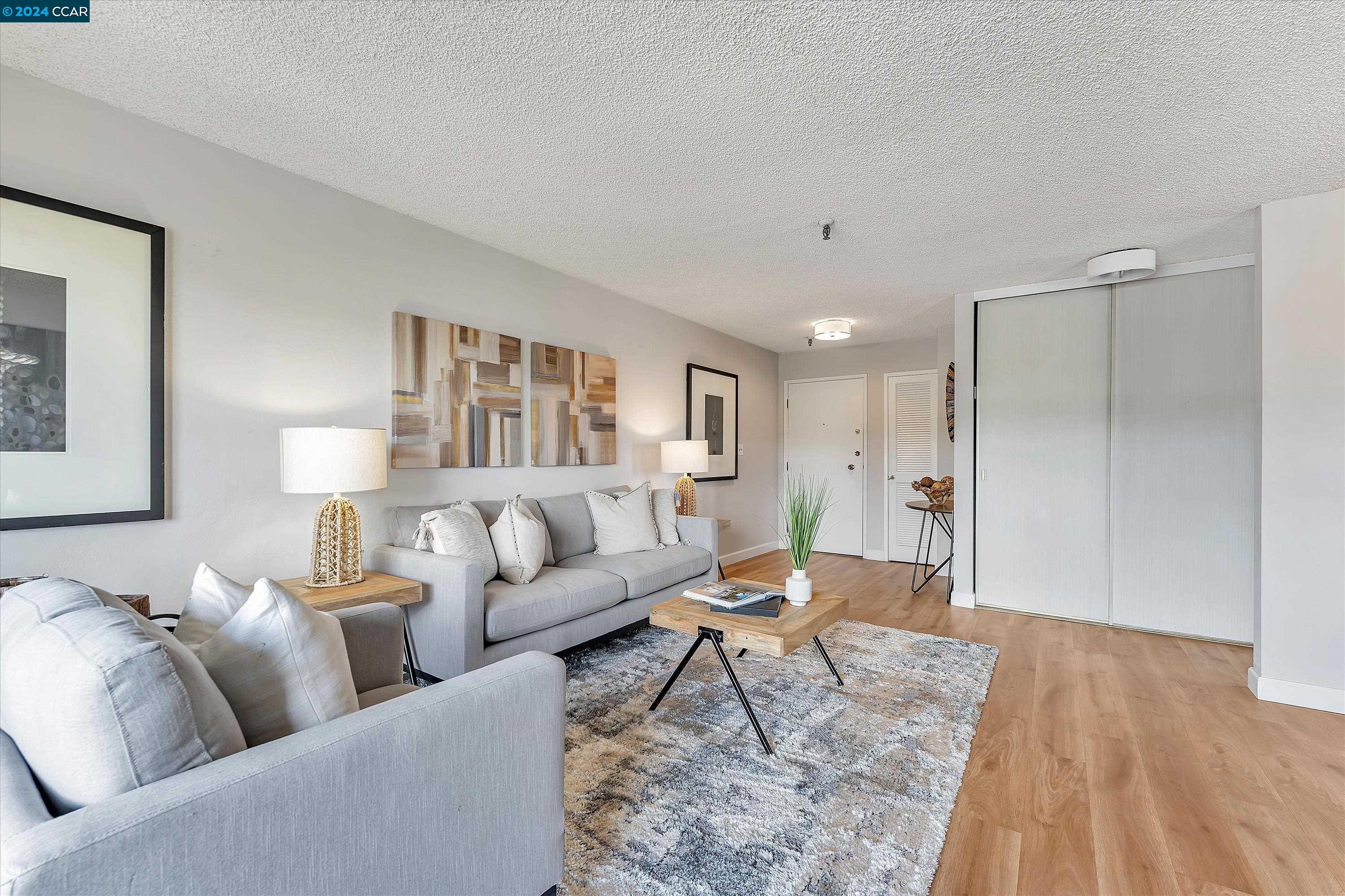 Detail Gallery Image 4 of 30 For 771 Kingston Ave #408,  Oakland,  CA 94611 - 2 Beds | 1 Baths