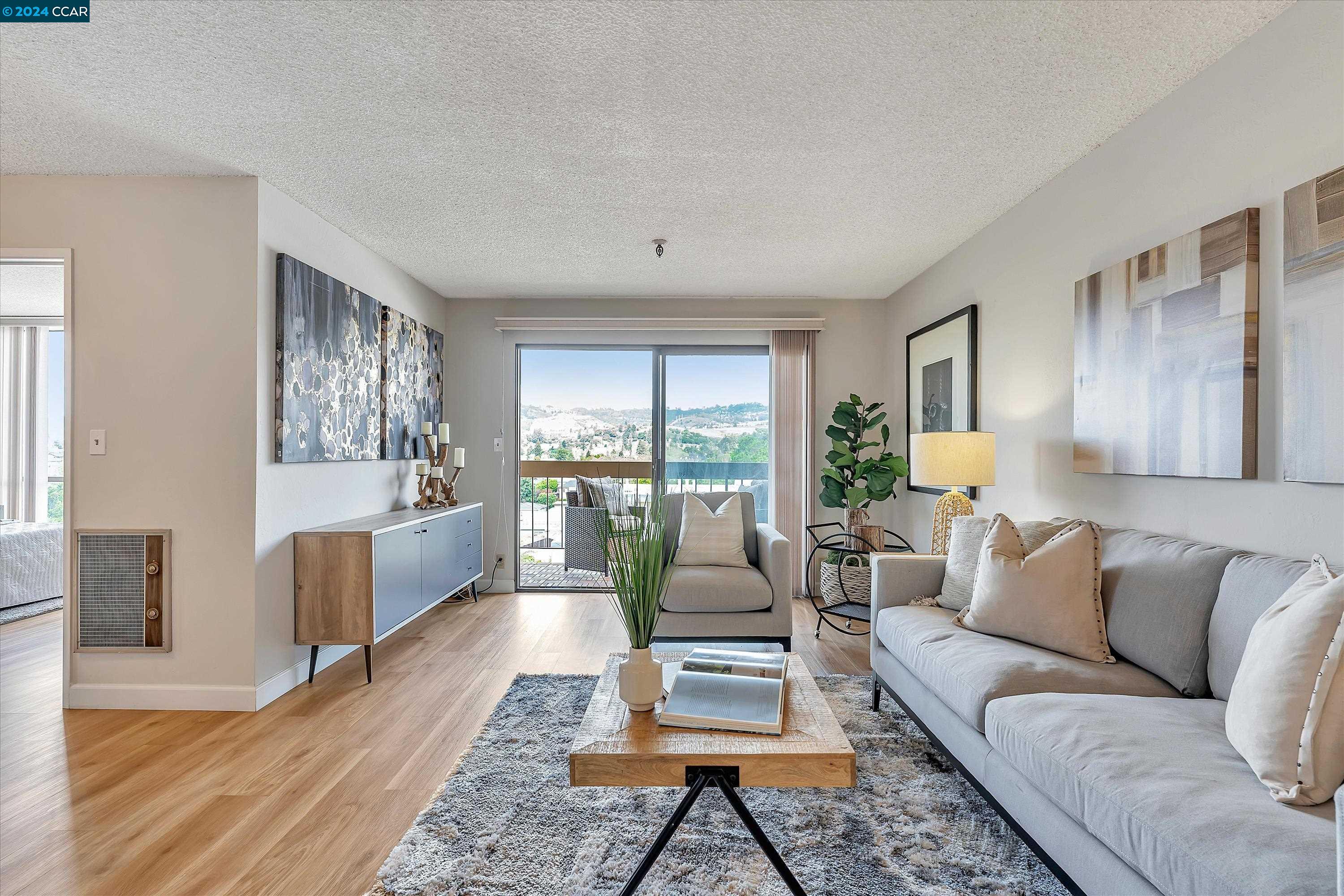 Detail Gallery Image 6 of 30 For 771 Kingston Ave #408,  Oakland,  CA 94611 - 2 Beds | 1 Baths