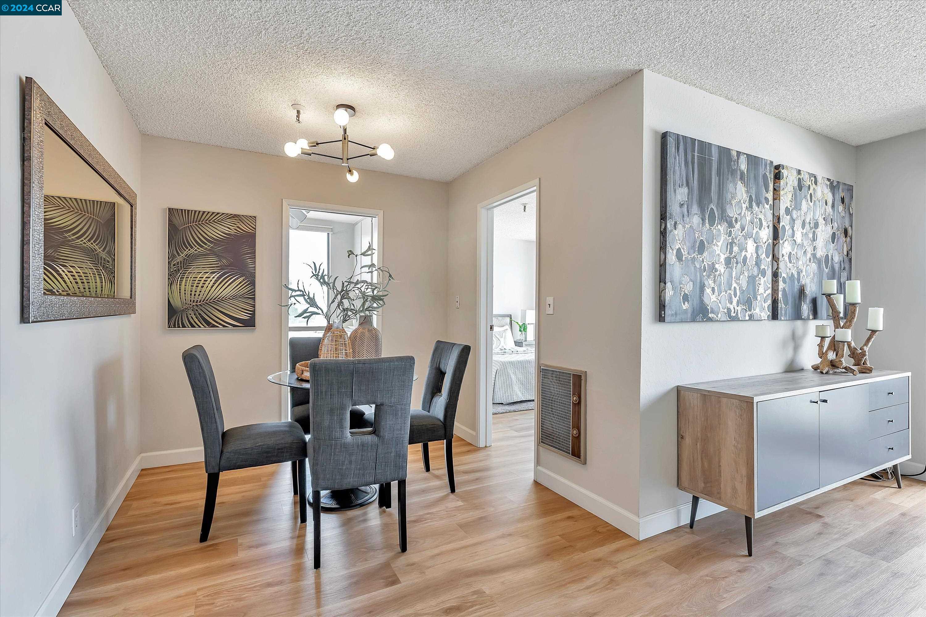 Detail Gallery Image 9 of 30 For 771 Kingston Ave #408,  Oakland,  CA 94611 - 2 Beds | 1 Baths
