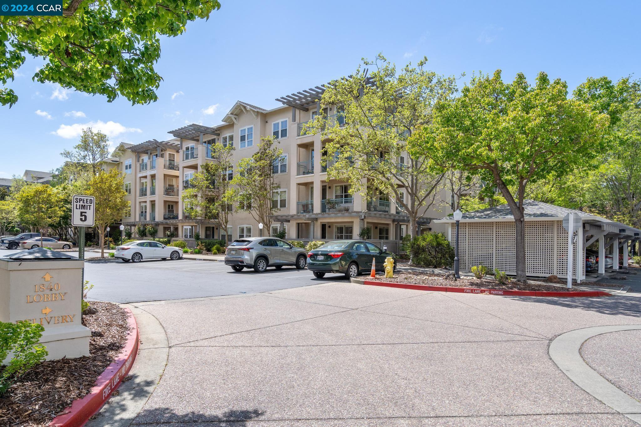 Detail Gallery Image 2 of 58 For 1840 Tice Creek #2405,  Walnut Creek,  CA 94595 - 2 Beds | 2 Baths
