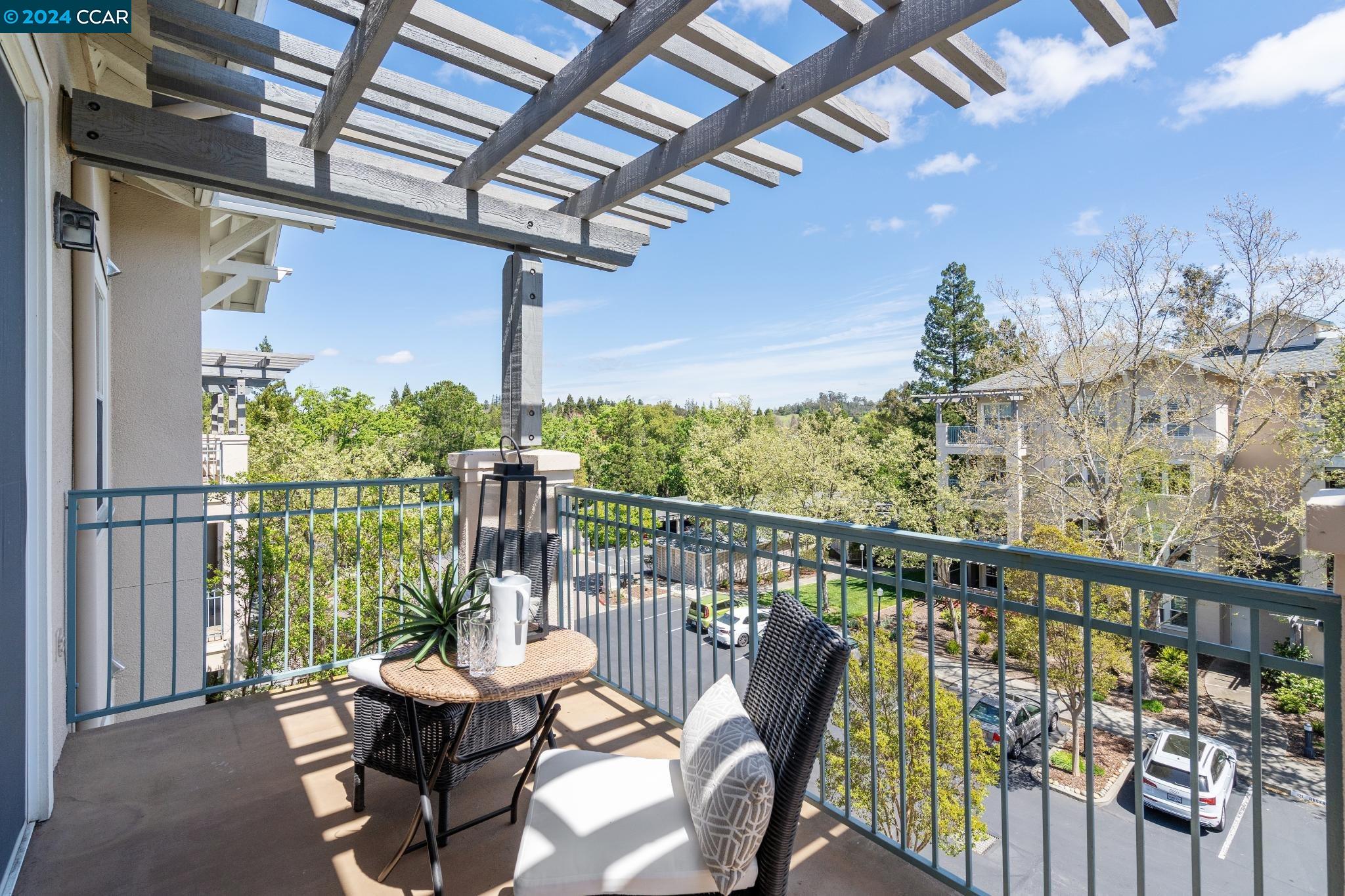 Detail Gallery Image 14 of 58 For 1840 Tice Creek #2405,  Walnut Creek,  CA 94595 - 2 Beds | 2 Baths