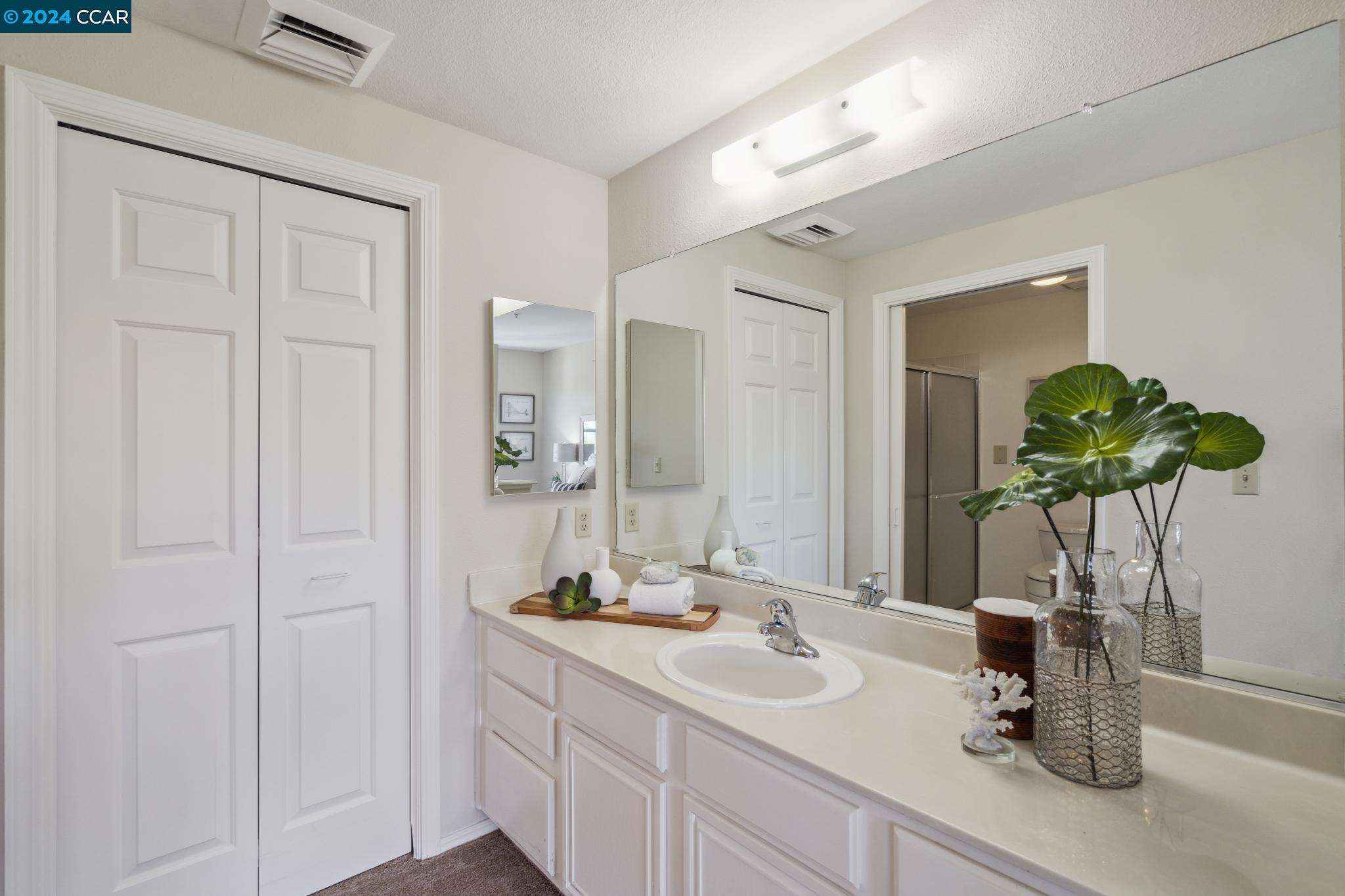 Detail Gallery Image 18 of 58 For 1840 Tice Creek #2405,  Walnut Creek,  CA 94595 - 2 Beds | 2 Baths
