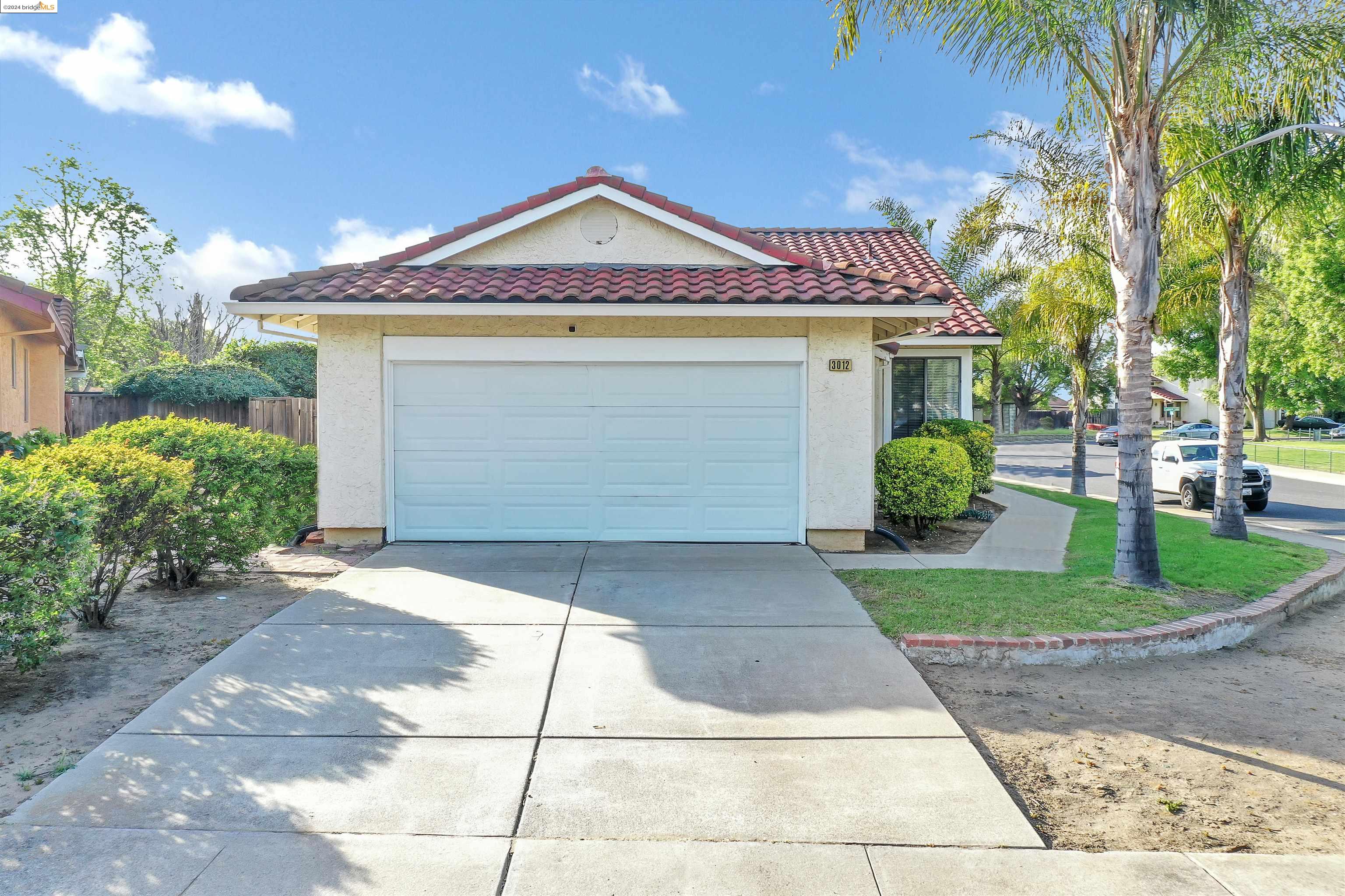 Detail Gallery Image 2 of 22 For 3012 Chickpea Ct, Antioch,  CA 94509 - 3 Beds | 2 Baths