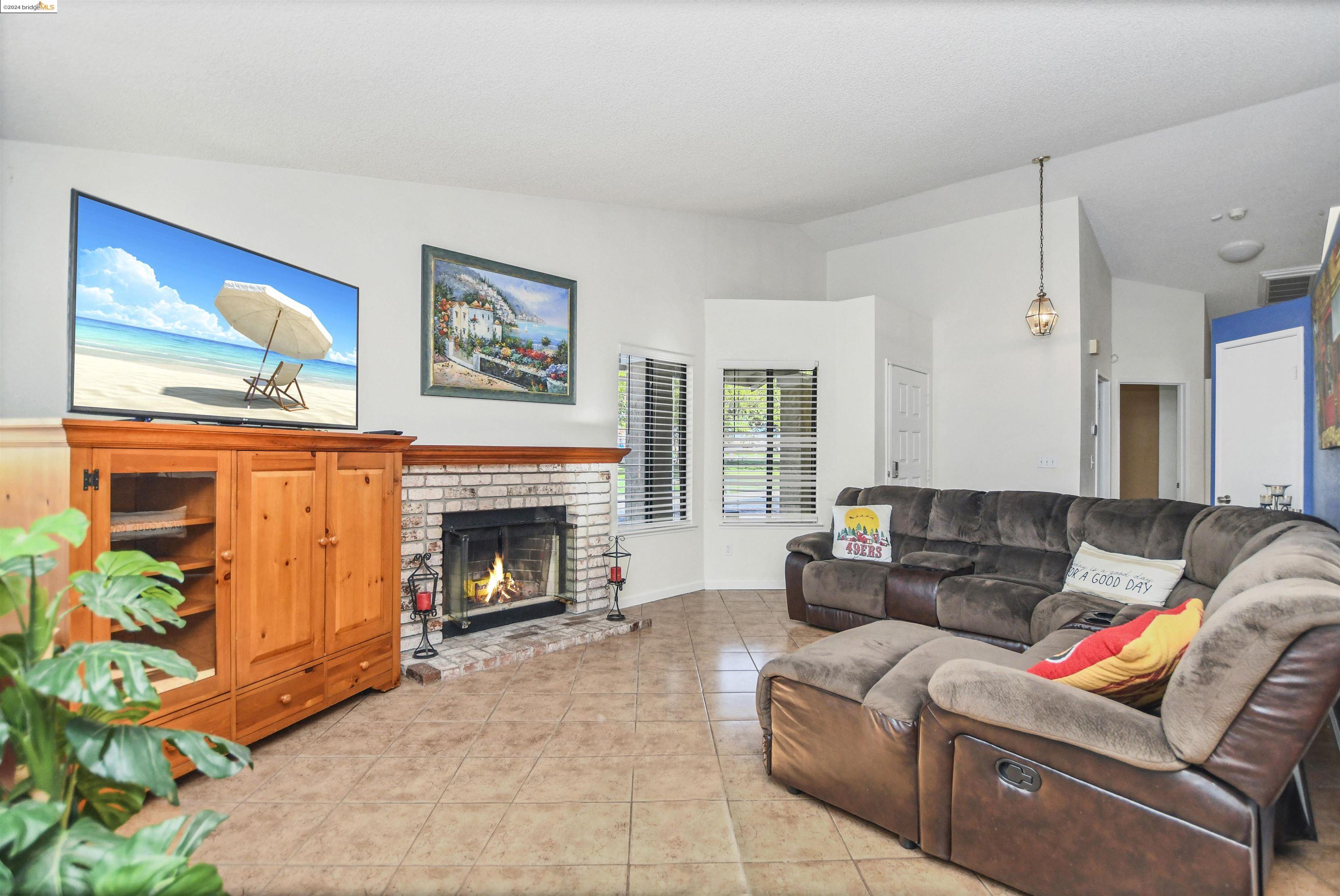 Detail Gallery Image 5 of 22 For 3012 Chickpea Ct, Antioch,  CA 94509 - 3 Beds | 2 Baths