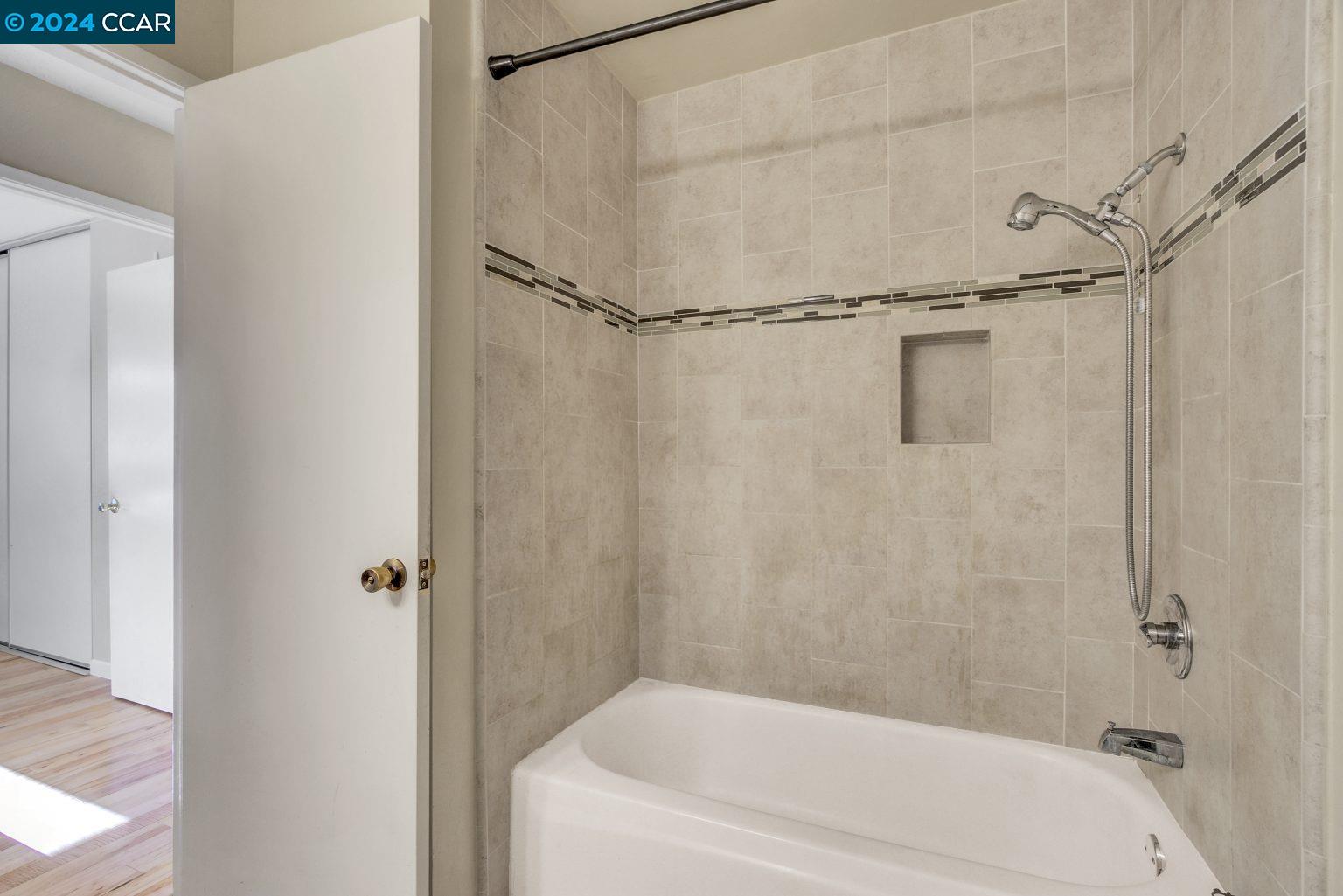 Detail Gallery Image 31 of 54 For 2409 Grimsby Dr, Antioch,  CA 94509 - 4 Beds | 2/1 Baths