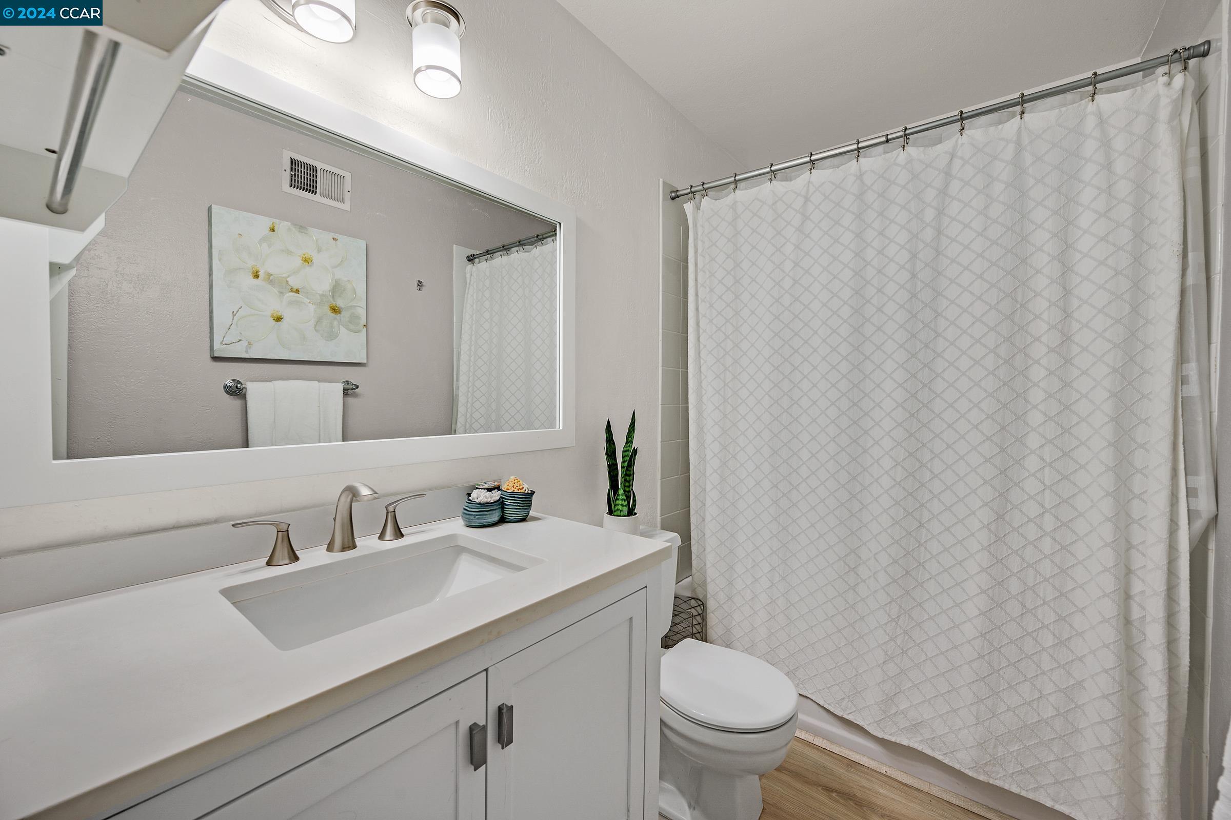 Detail Gallery Image 16 of 23 For Greenlawn Dr, Danville,  CA 94526 - 2 Beds | 2 Baths
