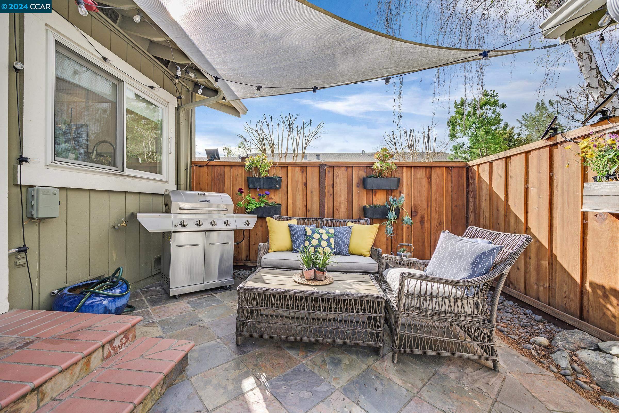 Detail Gallery Image 18 of 23 For Greenlawn Dr, Danville,  CA 94526 - 2 Beds | 2 Baths