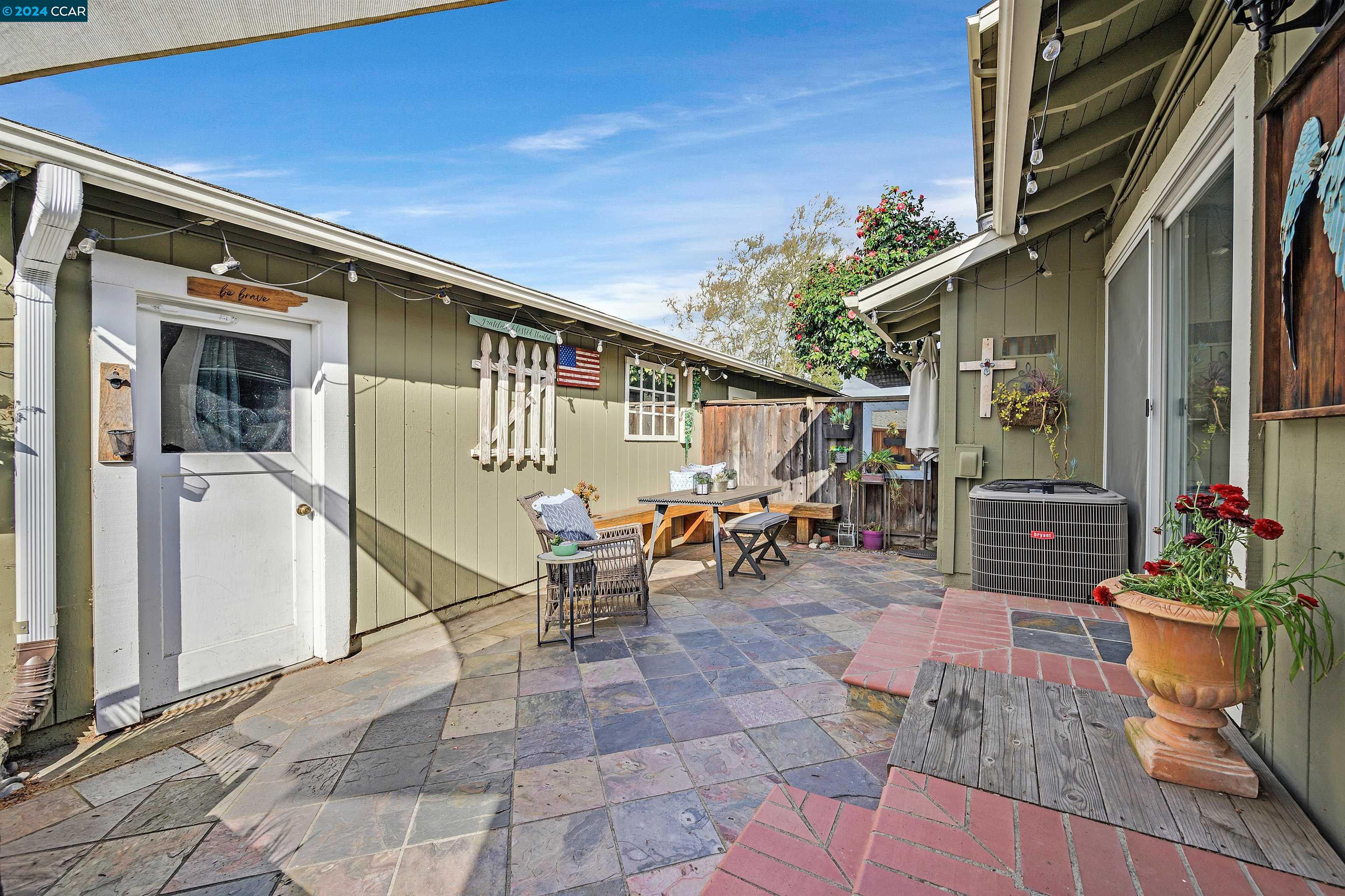 Detail Gallery Image 19 of 23 For Greenlawn Dr, Danville,  CA 94526 - 2 Beds | 2 Baths