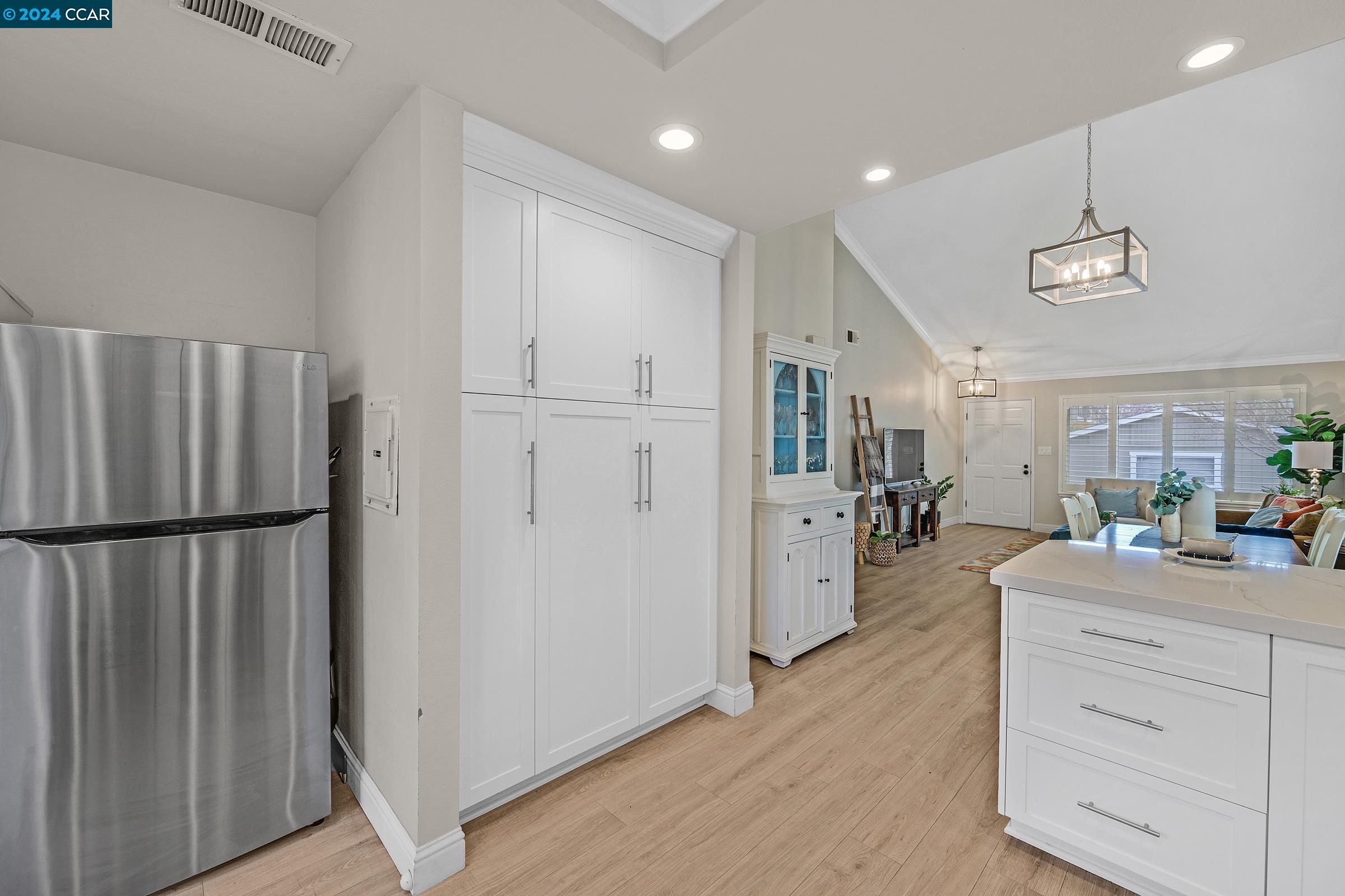 Detail Gallery Image 4 of 23 For Greenlawn Dr, Danville,  CA 94526 - 2 Beds | 2 Baths