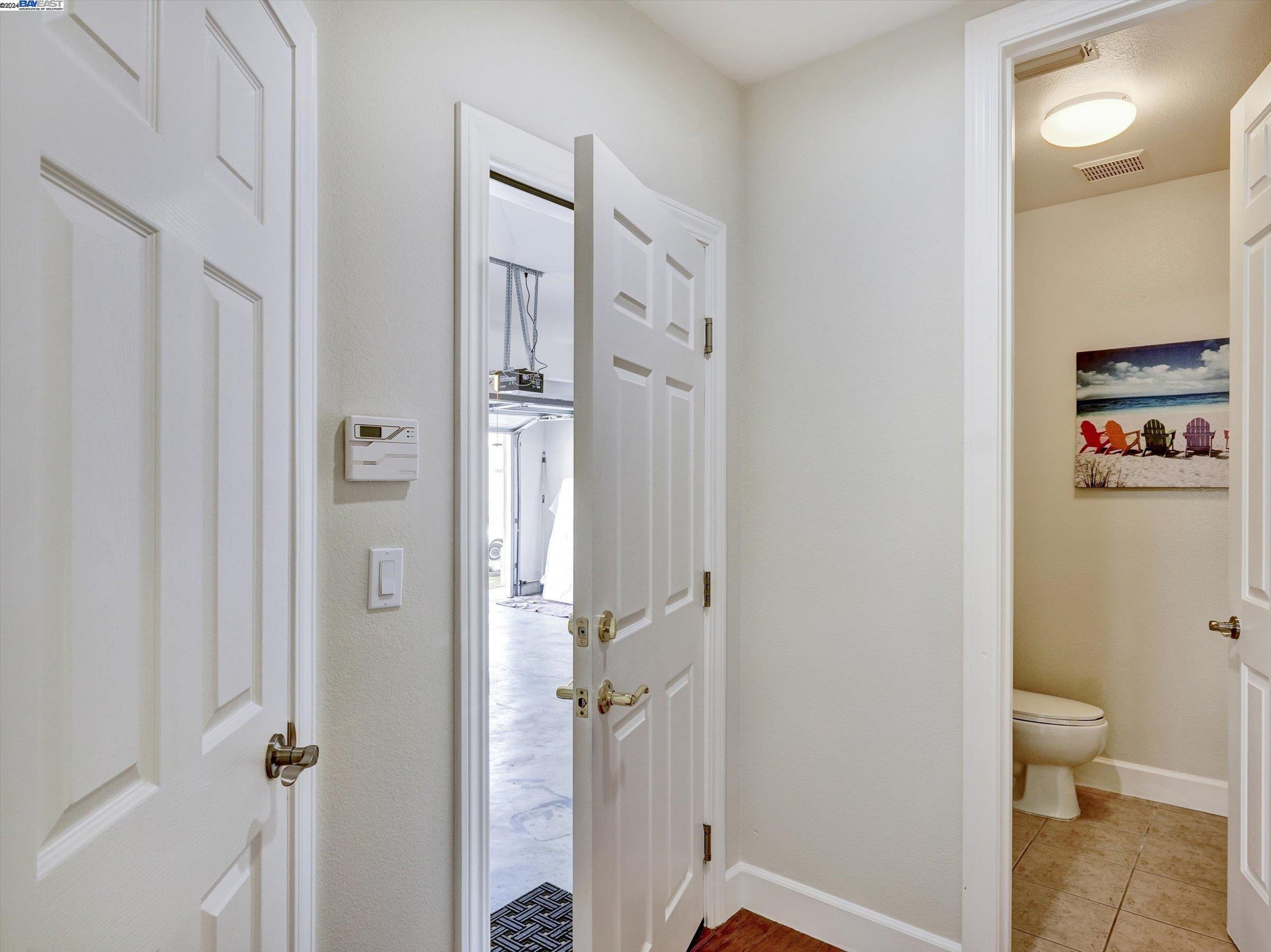 Detail Gallery Image 14 of 50 For 4372 Roscommon Way, Dublin,  CA 94568 - 4 Beds | 2/1 Baths