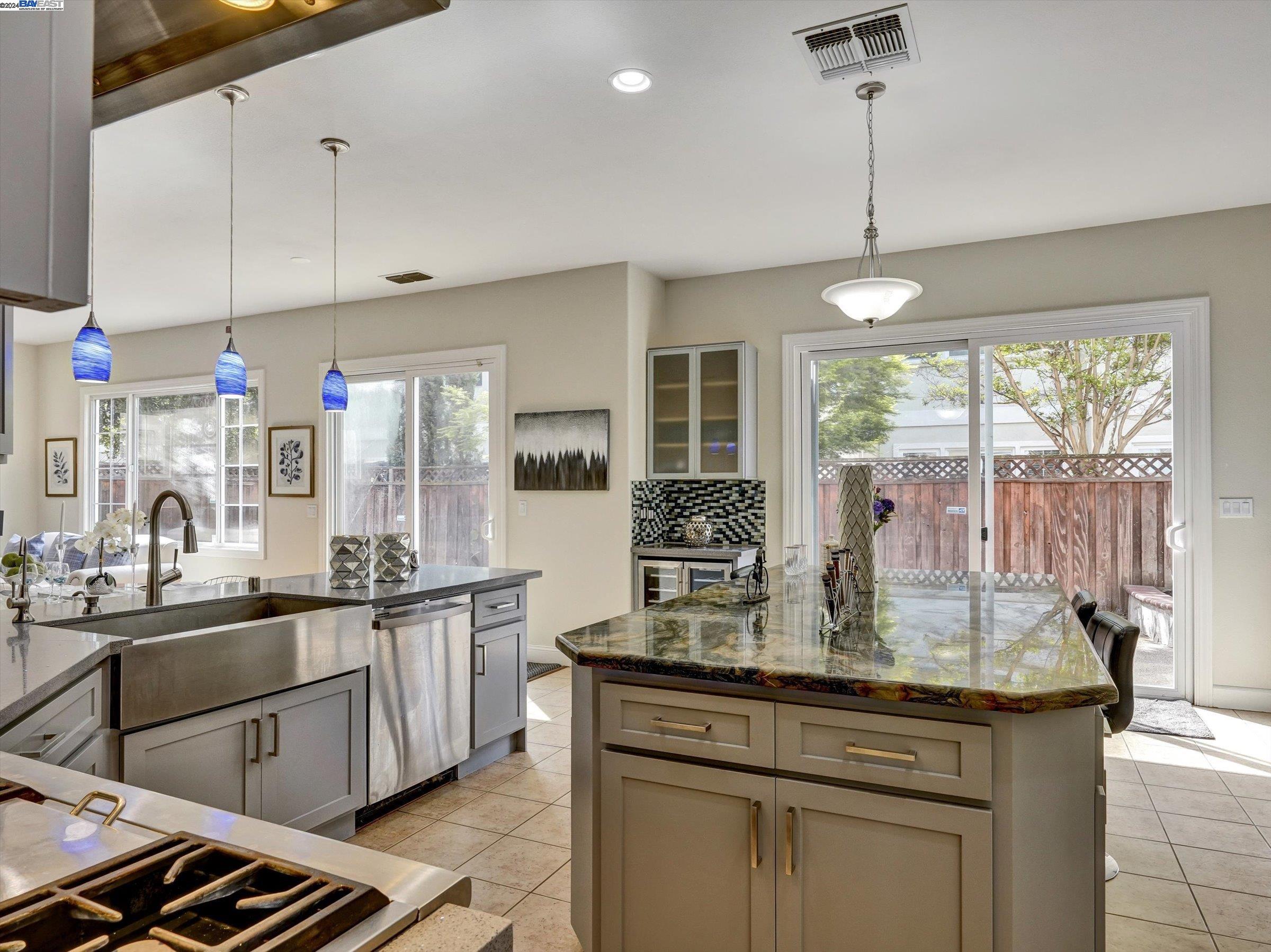 Detail Gallery Image 16 of 50 For 4372 Roscommon Way, Dublin,  CA 94568 - 4 Beds | 2/1 Baths