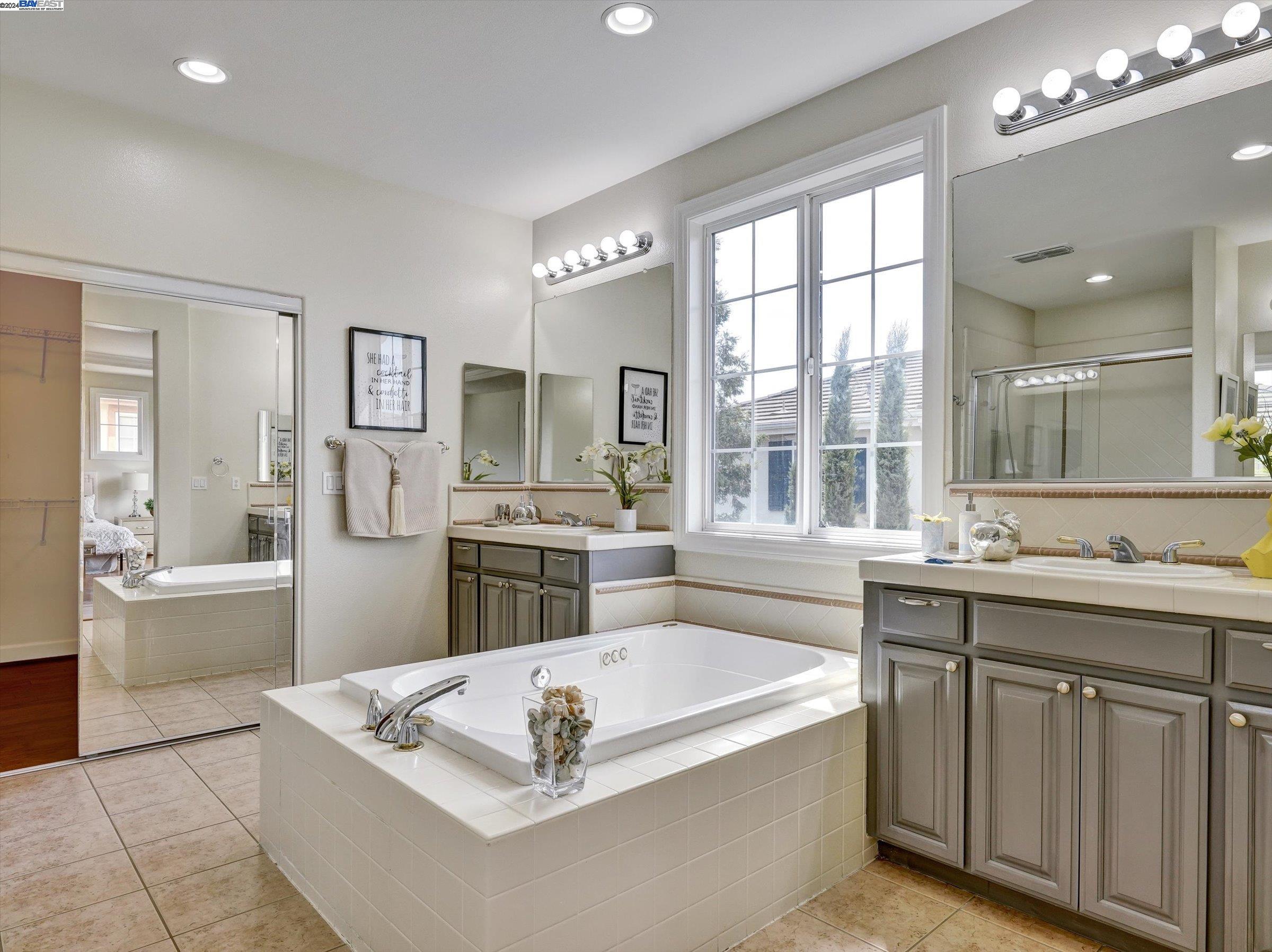 Detail Gallery Image 33 of 50 For 4372 Roscommon Way, Dublin,  CA 94568 - 4 Beds | 2/1 Baths
