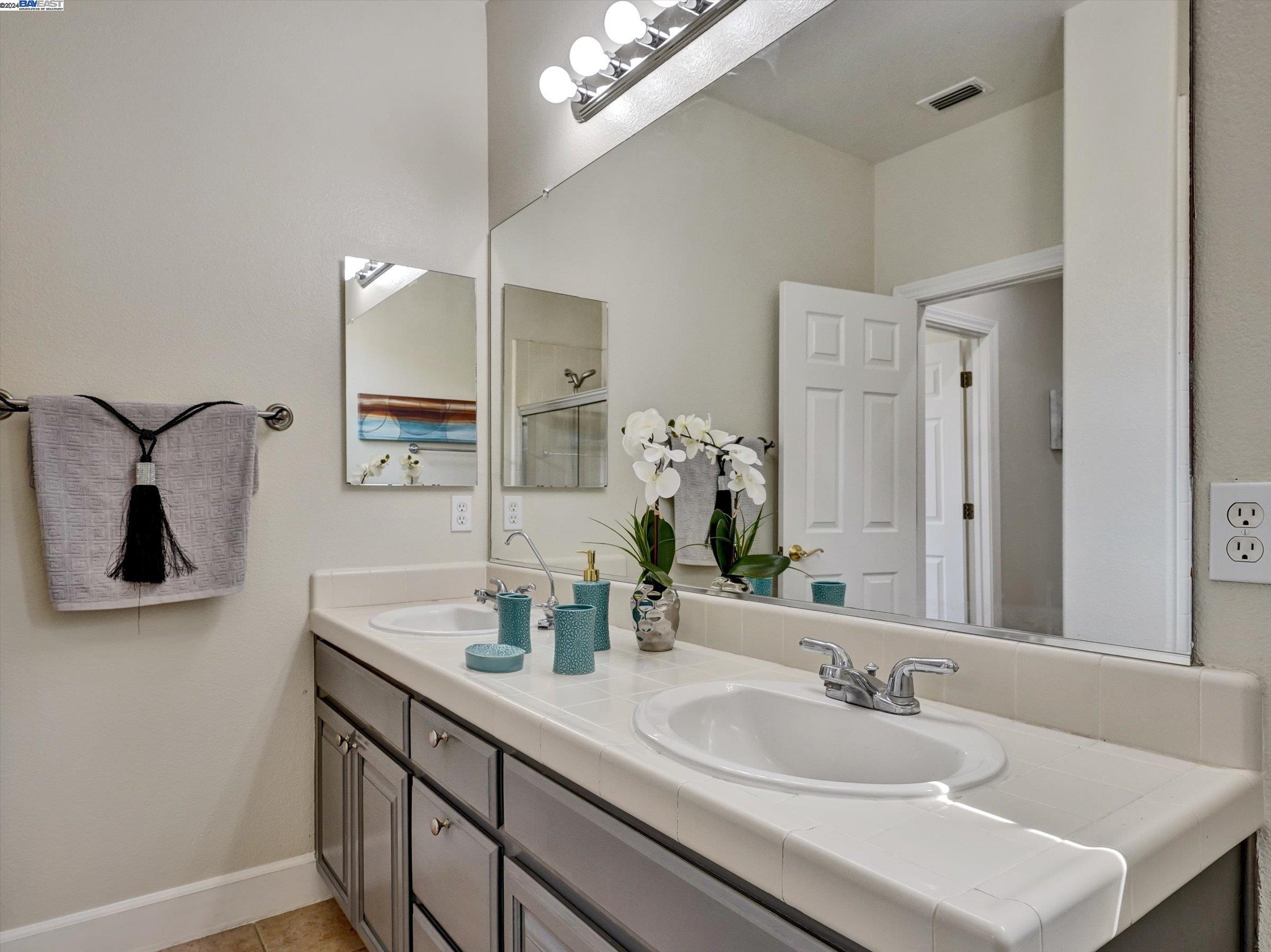 Detail Gallery Image 43 of 50 For 4372 Roscommon Way, Dublin,  CA 94568 - 4 Beds | 2/1 Baths