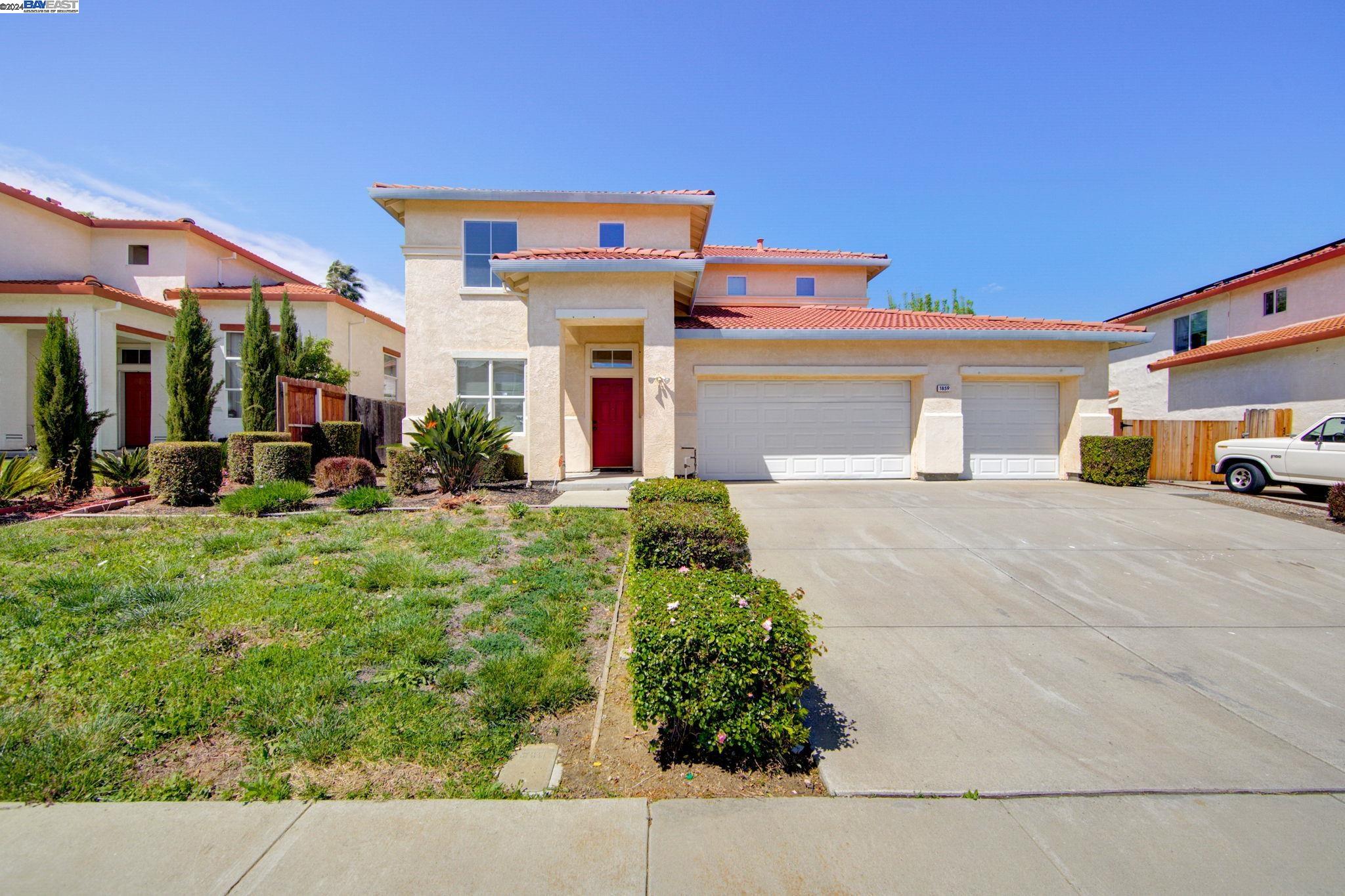 Detail Gallery Image 1 of 1 For 1859 Crown Peak Way, Antioch,  CA 94531 - 3 Beds | 3 Baths