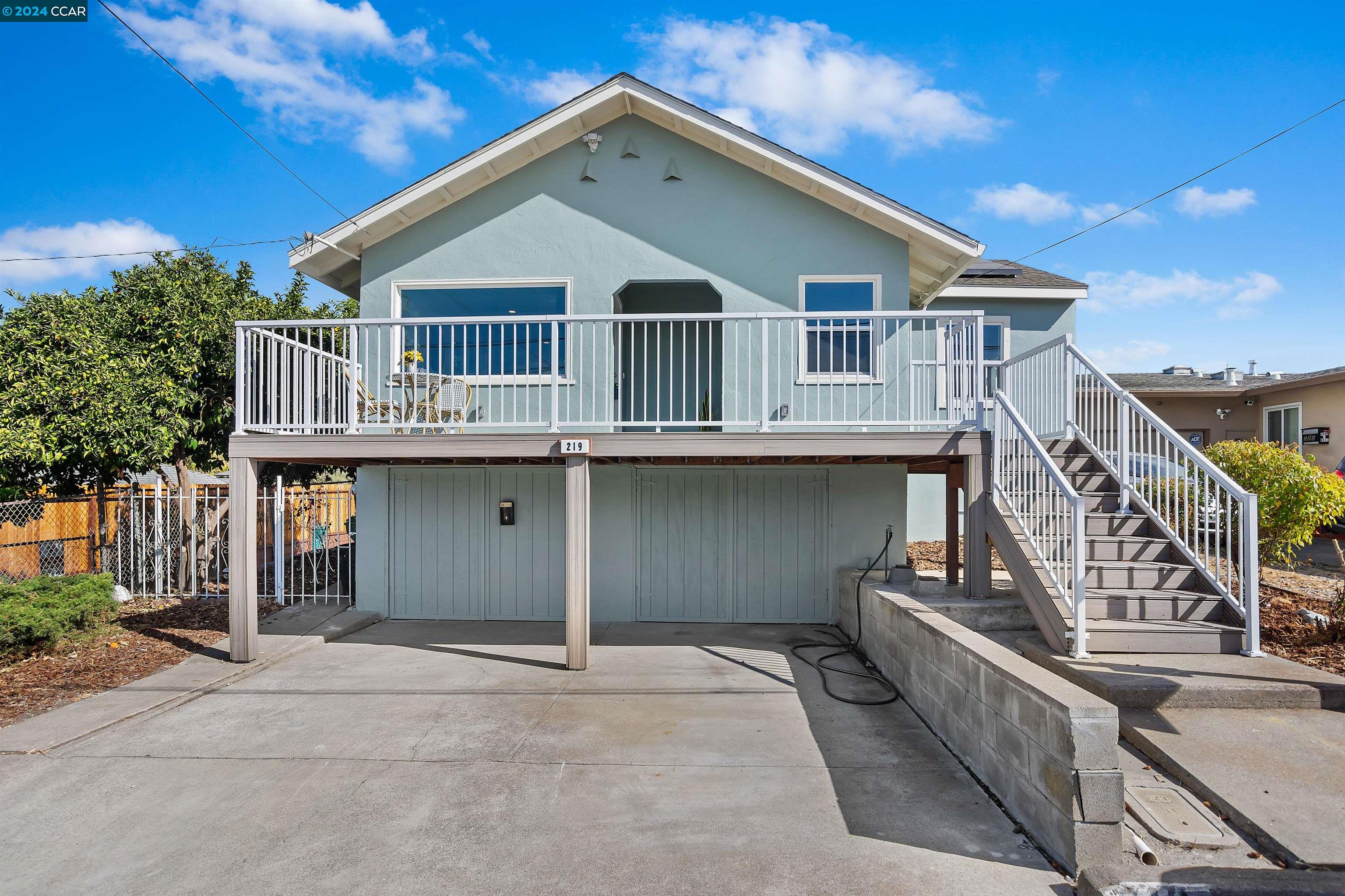 Detail Gallery Image 2 of 26 For 219 Suisun Ave, Rodeo,  CA 94572 - 3 Beds | 2 Baths