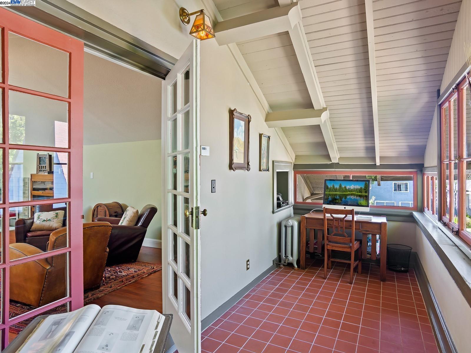 Detail Gallery Image 32 of 60 For 2045 Buena Vista Ave, Alameda,  CA 94501 - 5 Beds | 4/1 Baths