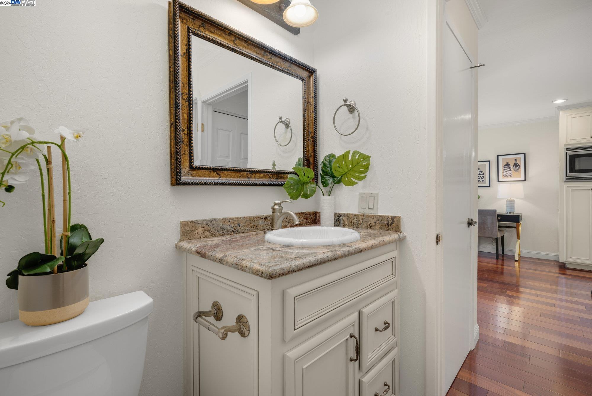 Detail Gallery Image 12 of 34 For 25099 Oakridge Ct, Hayward,  CA 94541 - 3 Beds | 2/1 Baths