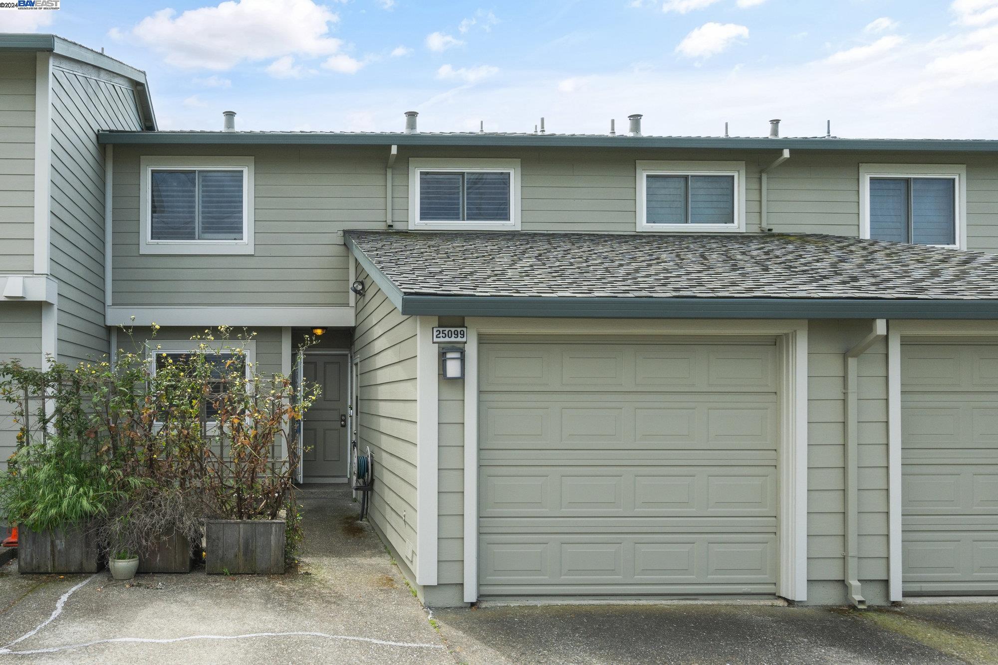 Detail Gallery Image 31 of 34 For 25099 Oakridge Ct, Hayward,  CA 94541 - 3 Beds | 2/1 Baths