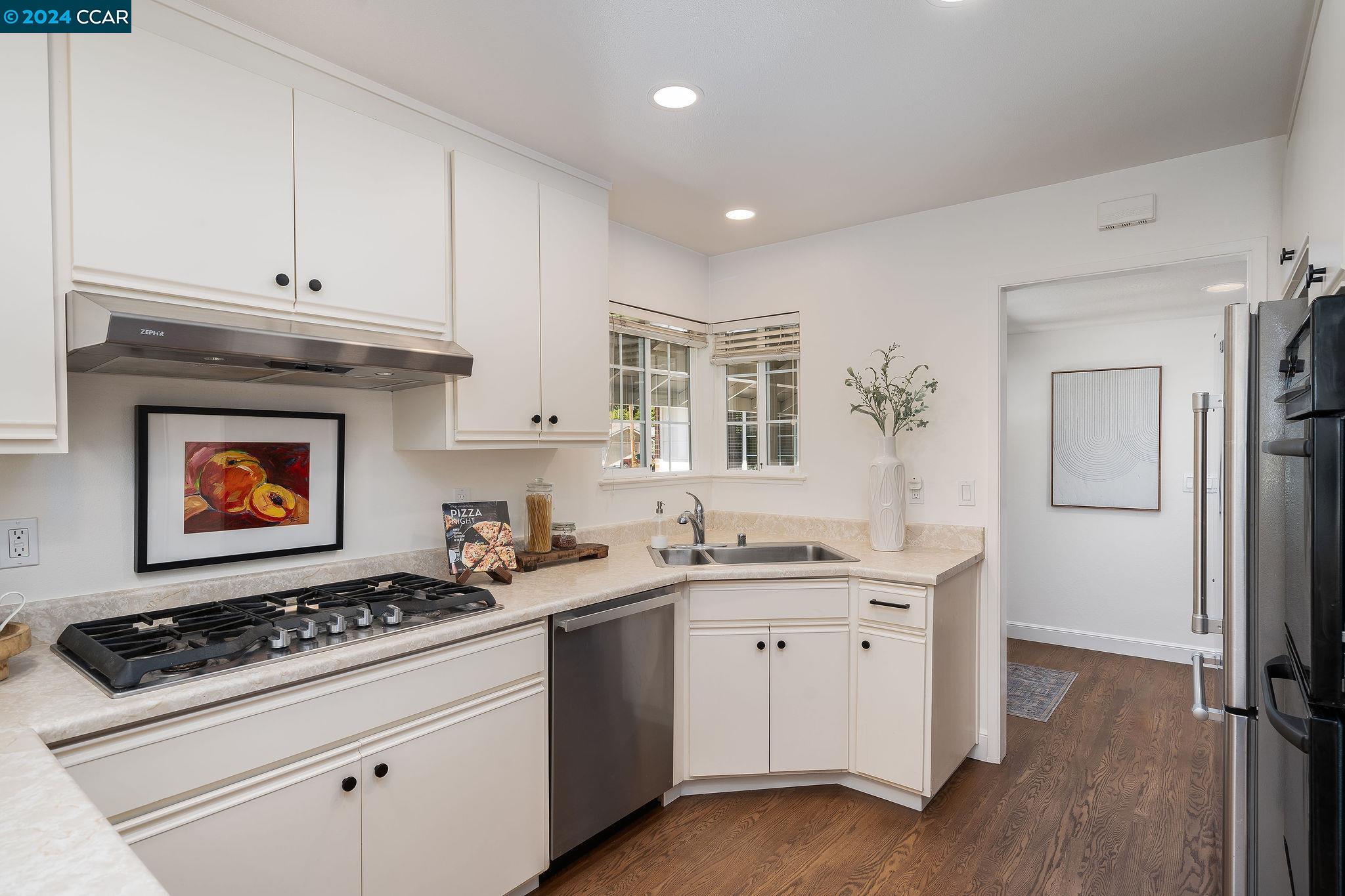Detail Gallery Image 9 of 28 For 634 Candleberry Rd, Walnut Creek,  CA 94598 - 4 Beds | 2 Baths