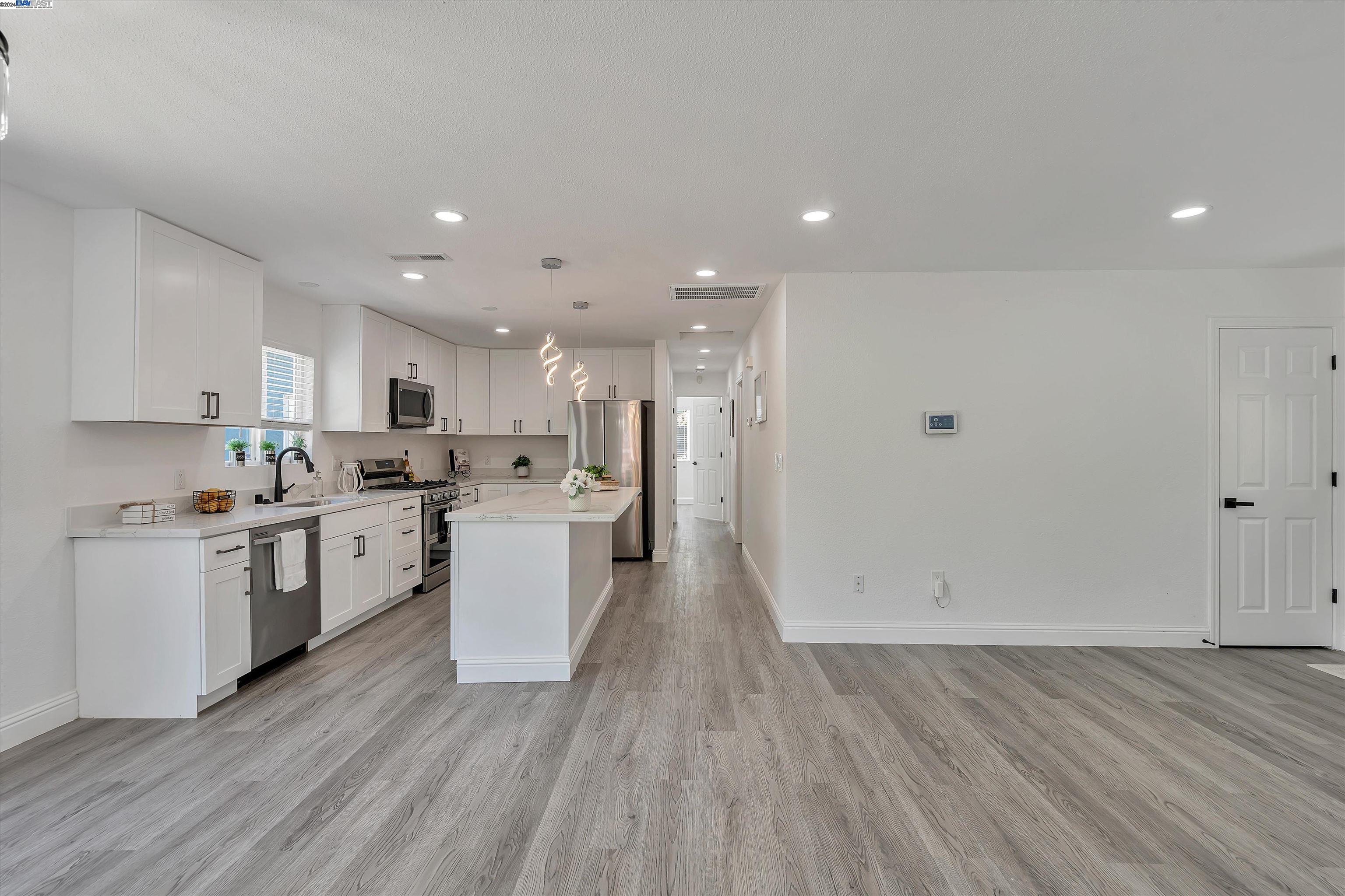 Detail Gallery Image 9 of 33 For 200 Coughlan Street, Vallejo,  CA 94590 - 3 Beds | 1 Baths