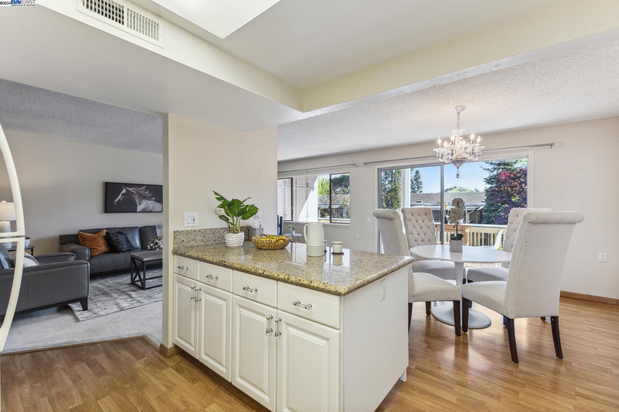 Detail Gallery Image 15 of 36 For 1301 Canyonwood Ct #8,  Walnut Creek,  CA 94595 - 2 Beds | 2 Baths