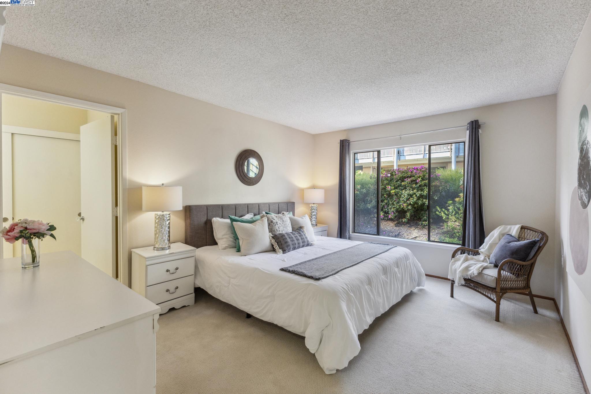 Detail Gallery Image 17 of 36 For 1301 Canyonwood Ct #8,  Walnut Creek,  CA 94595 - 2 Beds | 2 Baths