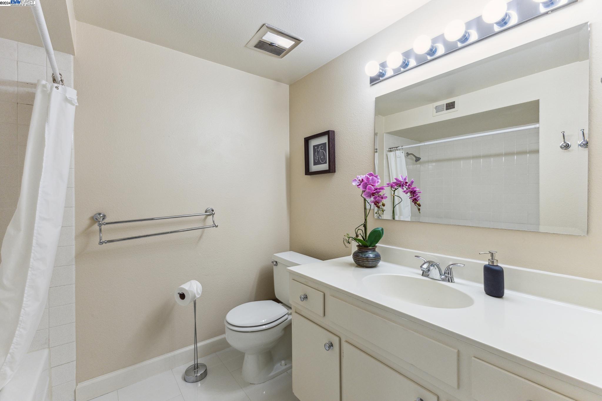 Detail Gallery Image 24 of 36 For 1301 Canyonwood Ct #8,  Walnut Creek,  CA 94595 - 2 Beds | 2 Baths