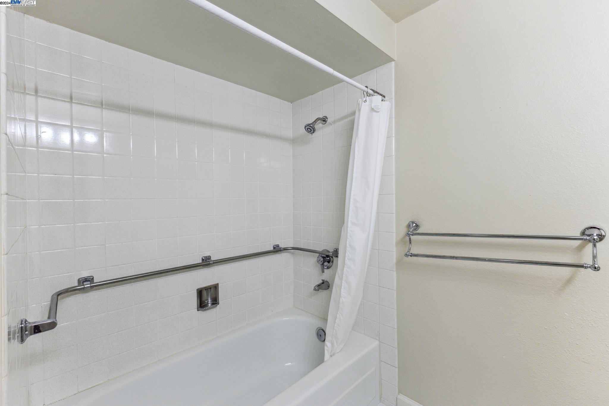 Detail Gallery Image 25 of 36 For 1301 Canyonwood Ct #8,  Walnut Creek,  CA 94595 - 2 Beds | 2 Baths