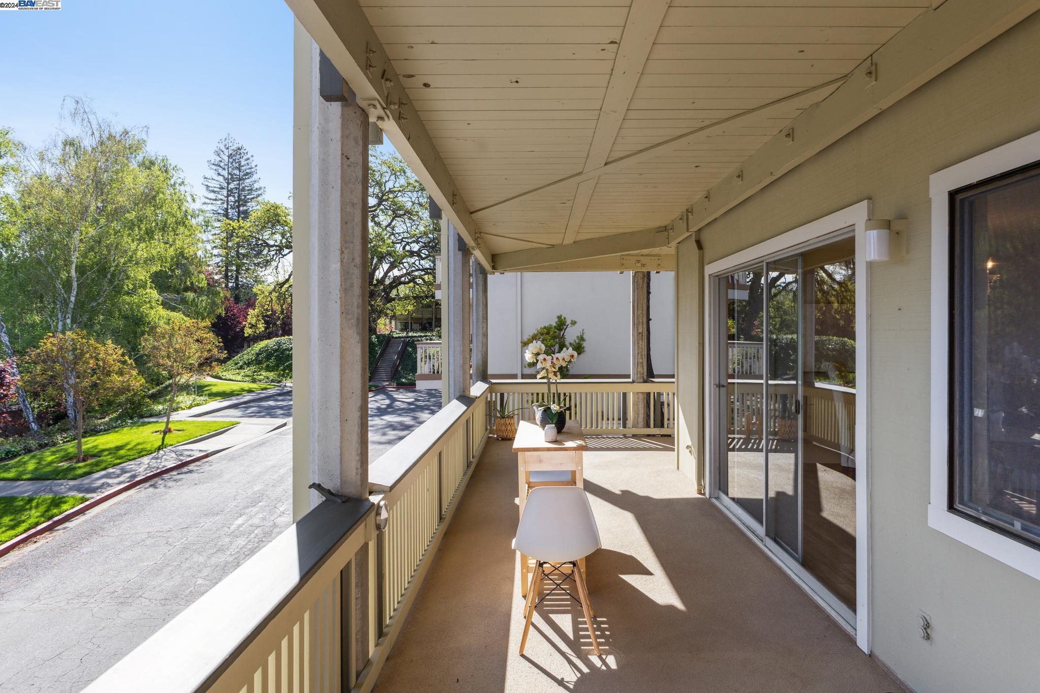 Detail Gallery Image 27 of 36 For 1301 Canyonwood Ct #8,  Walnut Creek,  CA 94595 - 2 Beds | 2 Baths